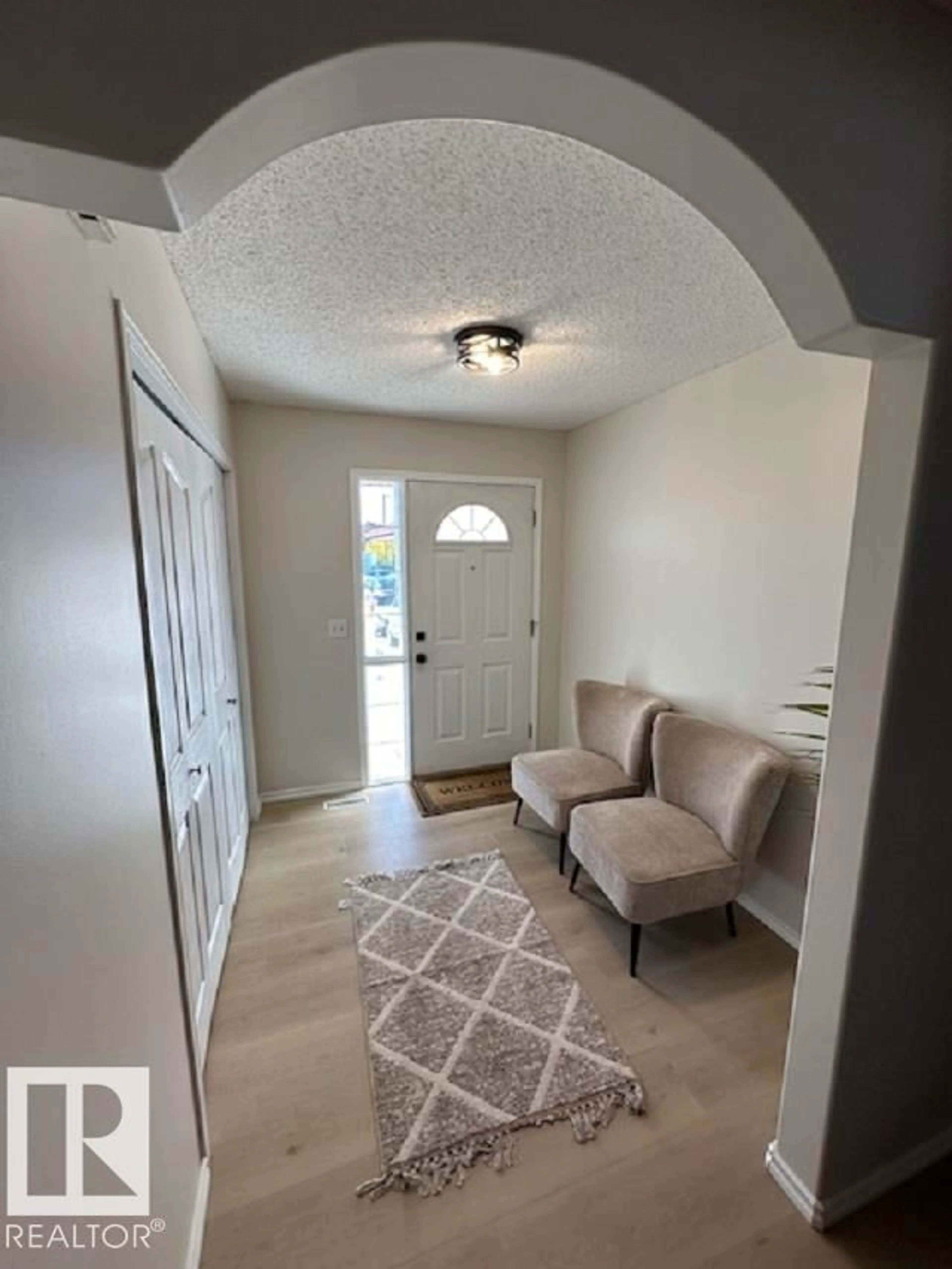 Indoor entryway for 9806 179 AV, Edmonton Alberta T5X6A6