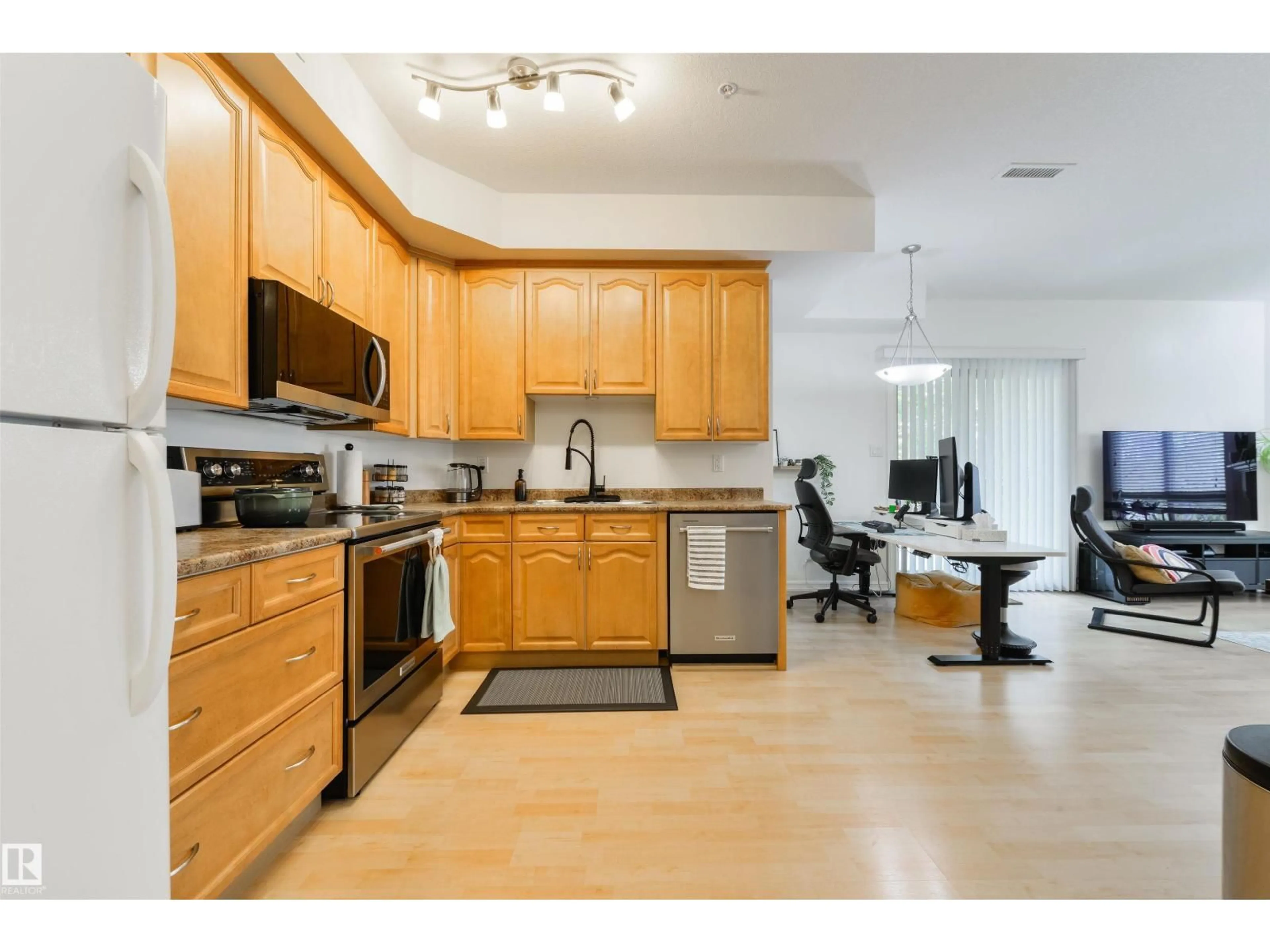 Standard kitchen, unknown for #304 - 10630 78 AV, Edmonton Alberta T6E1P5