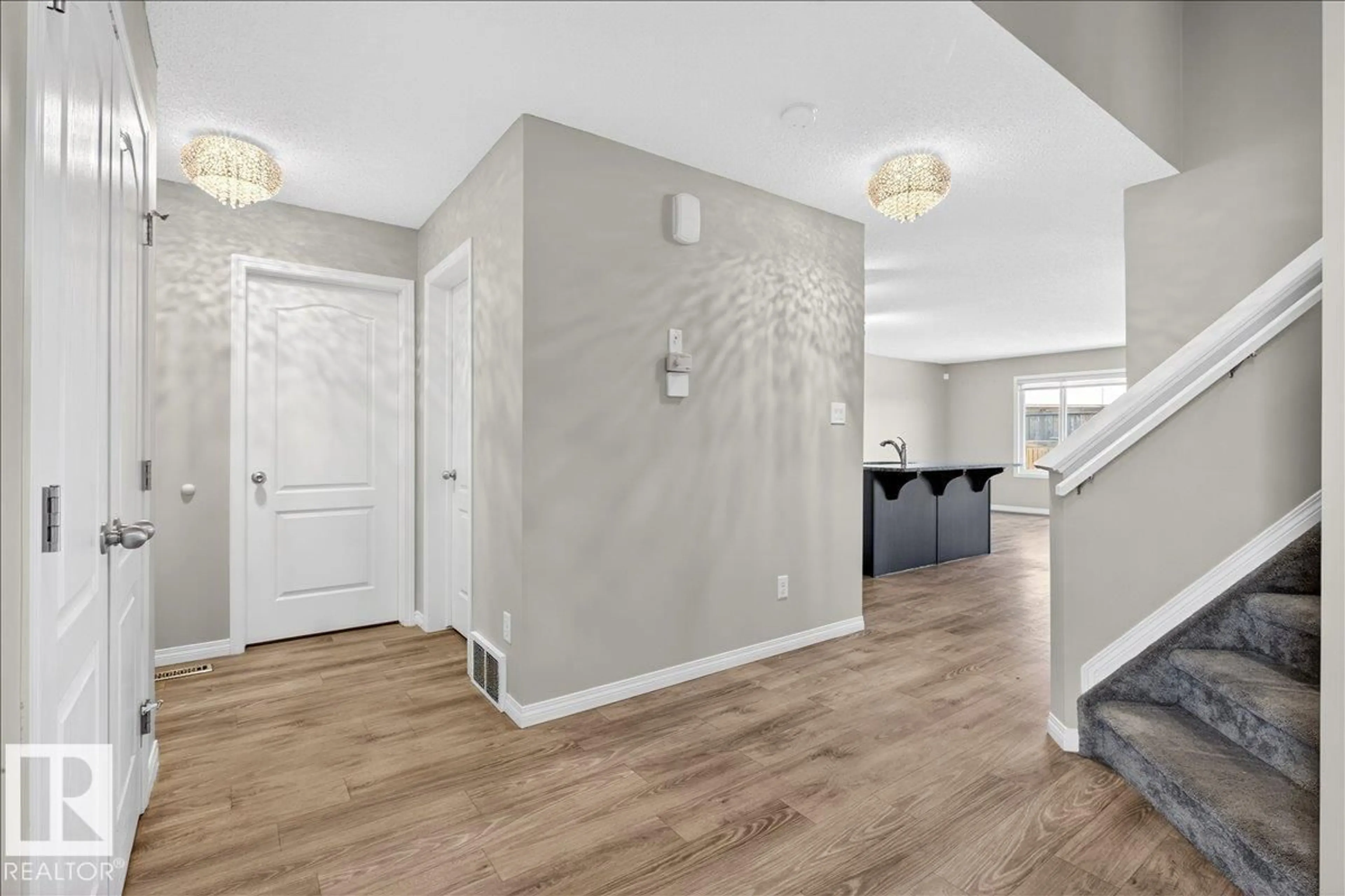 Indoor entryway for 17023 38 ST NW, Edmonton Alberta T5Y3S1