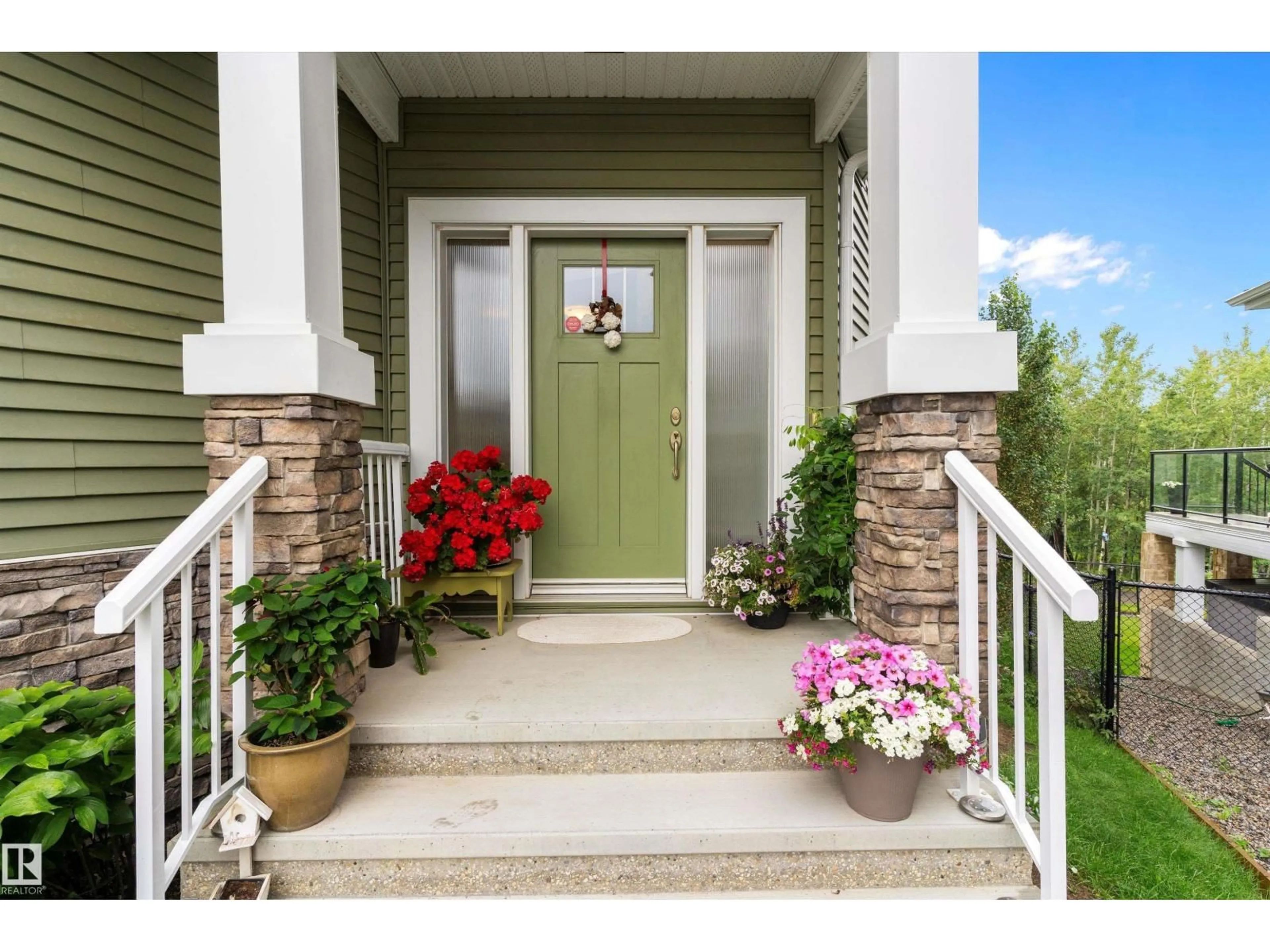 Indoor entryway for 1756 TANAGER CL, Edmonton Alberta T5S0N2