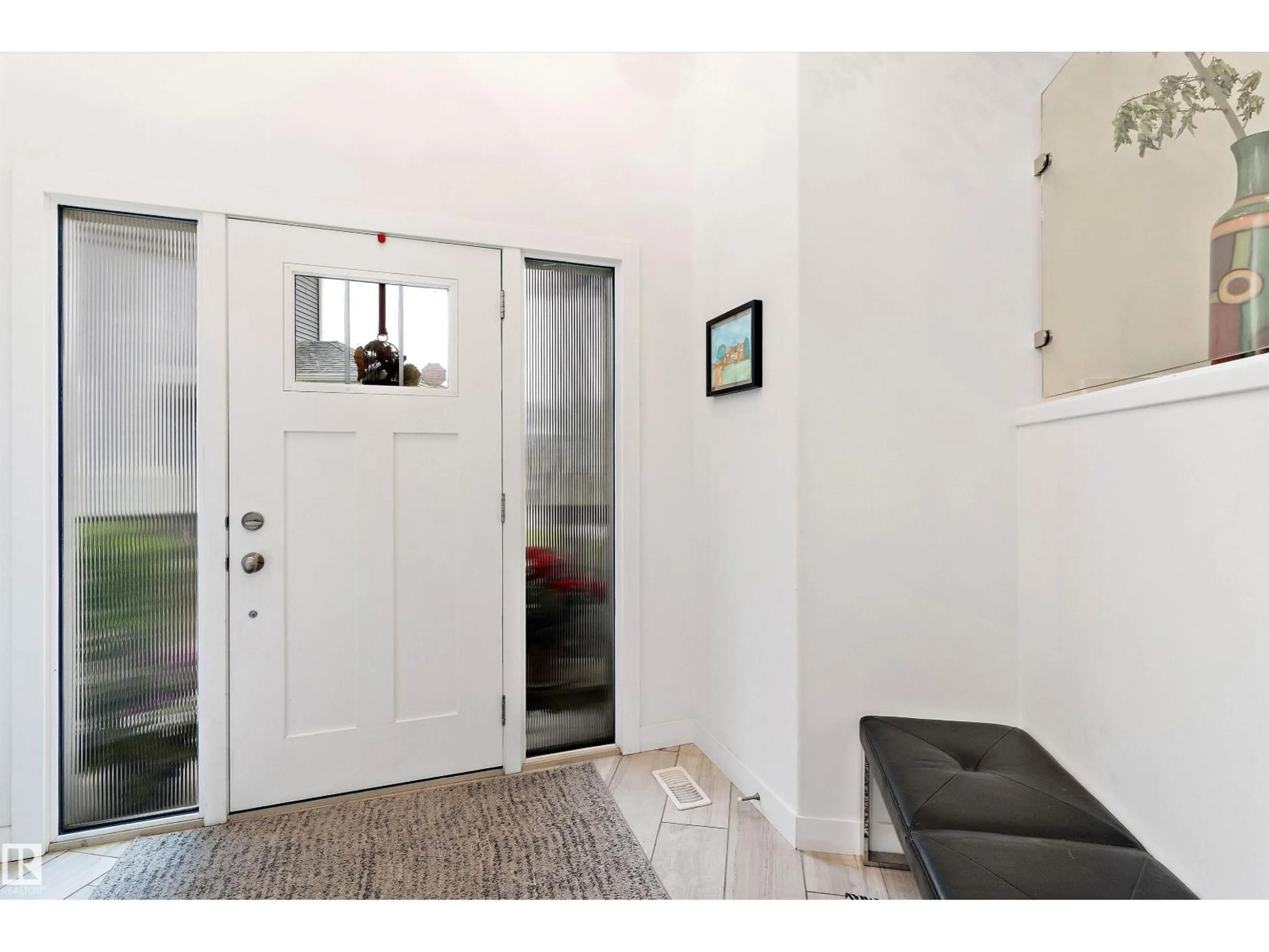 Indoor entryway for 1756 TANAGER CL, Edmonton Alberta T5S0N2