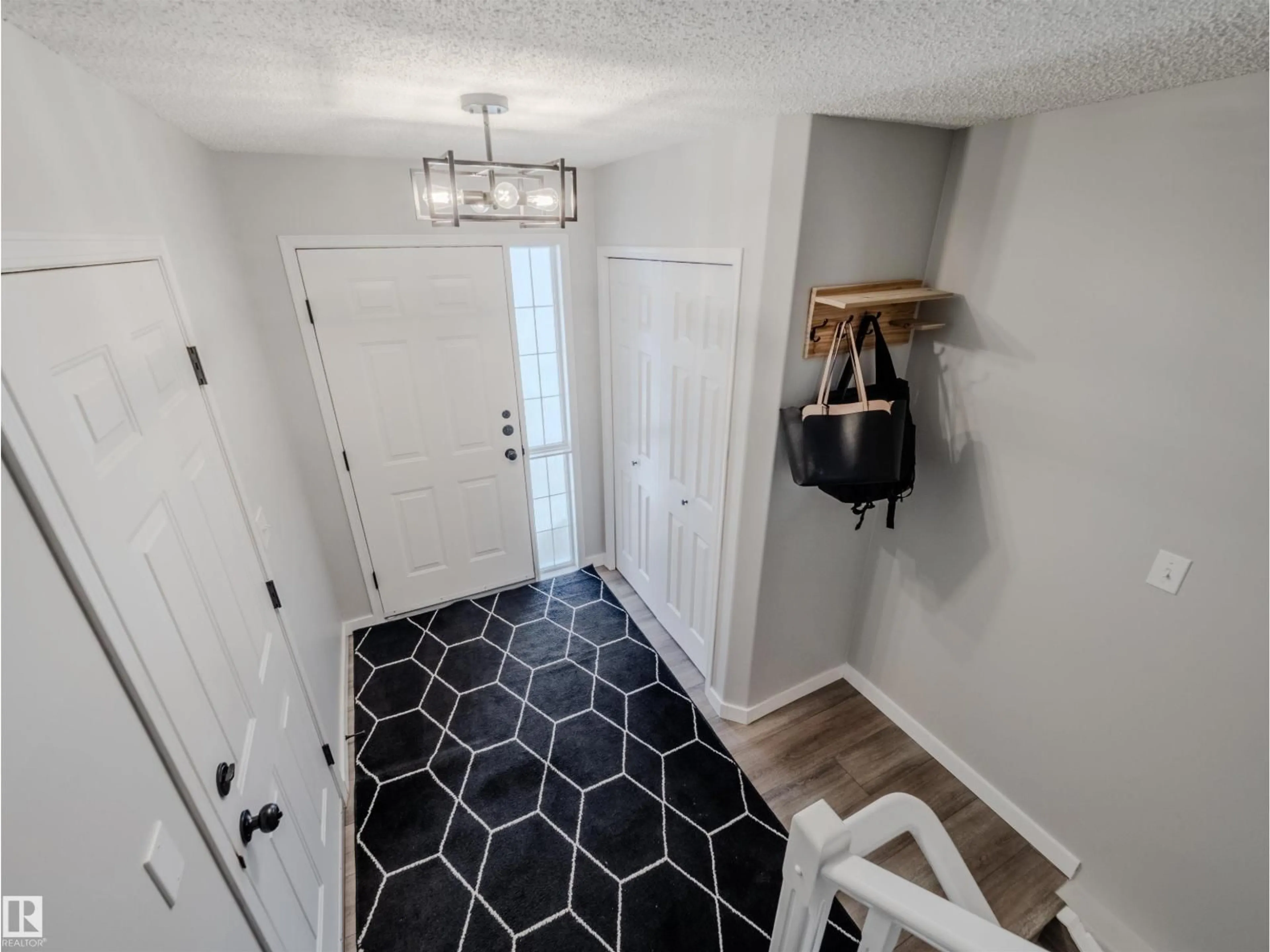 Indoor entryway for 18 64 BLACKBURN, Edmonton Alberta T6W1C1