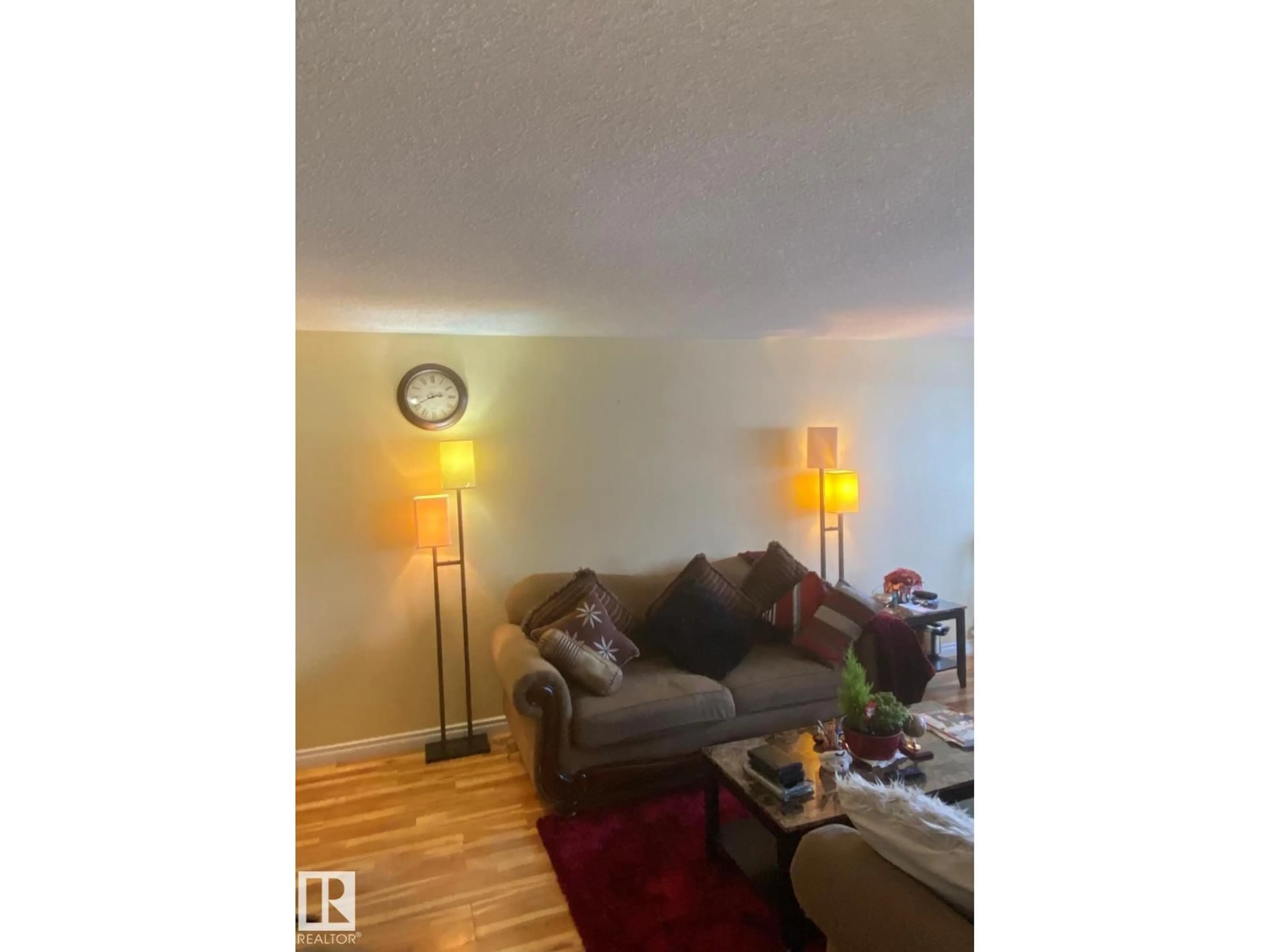 A pic of a room for 8930 149 ST, Edmonton Alberta T5R1B8