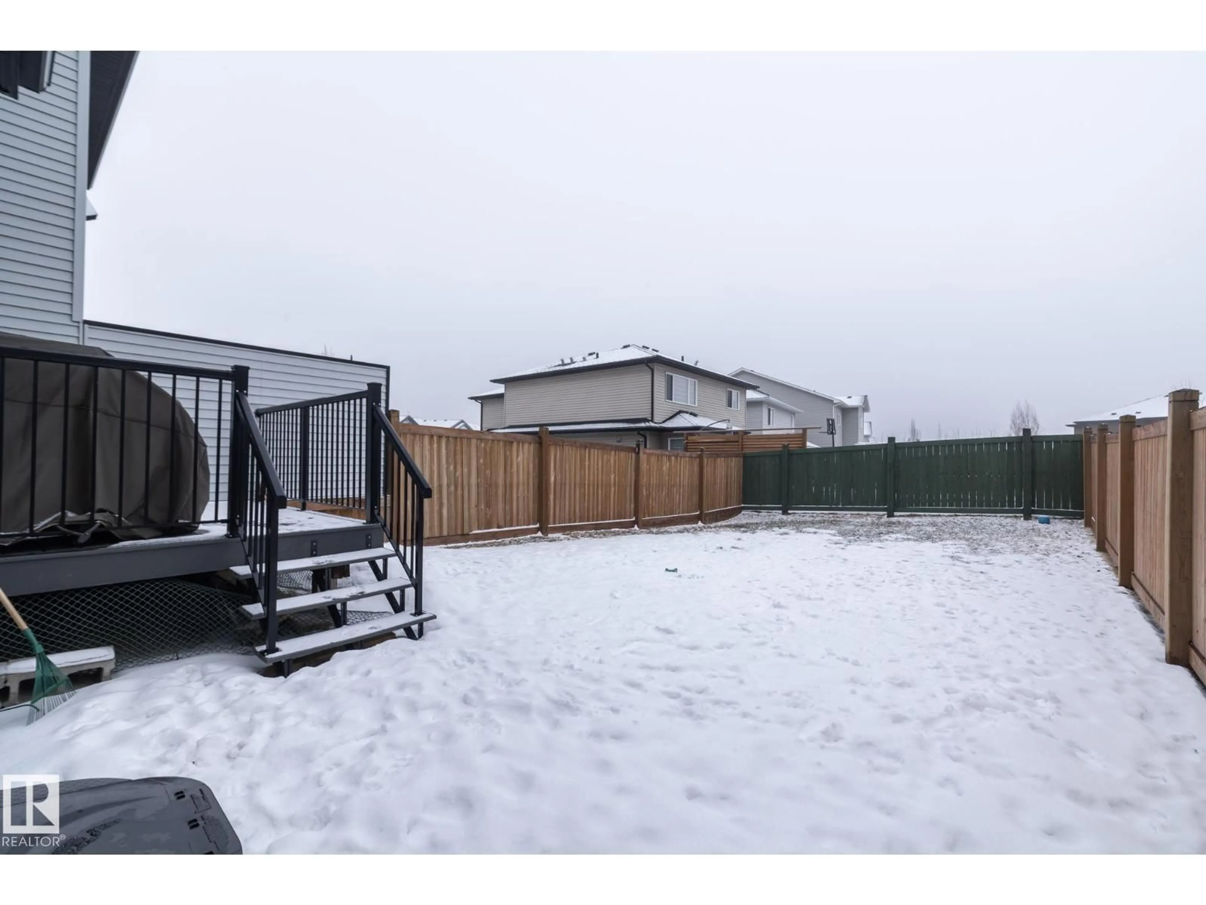 A pic from outside/outdoor area/front of a property/back of a property/a pic from drone, unknown for 20650 94A AV, Edmonton Alberta T5T7M9