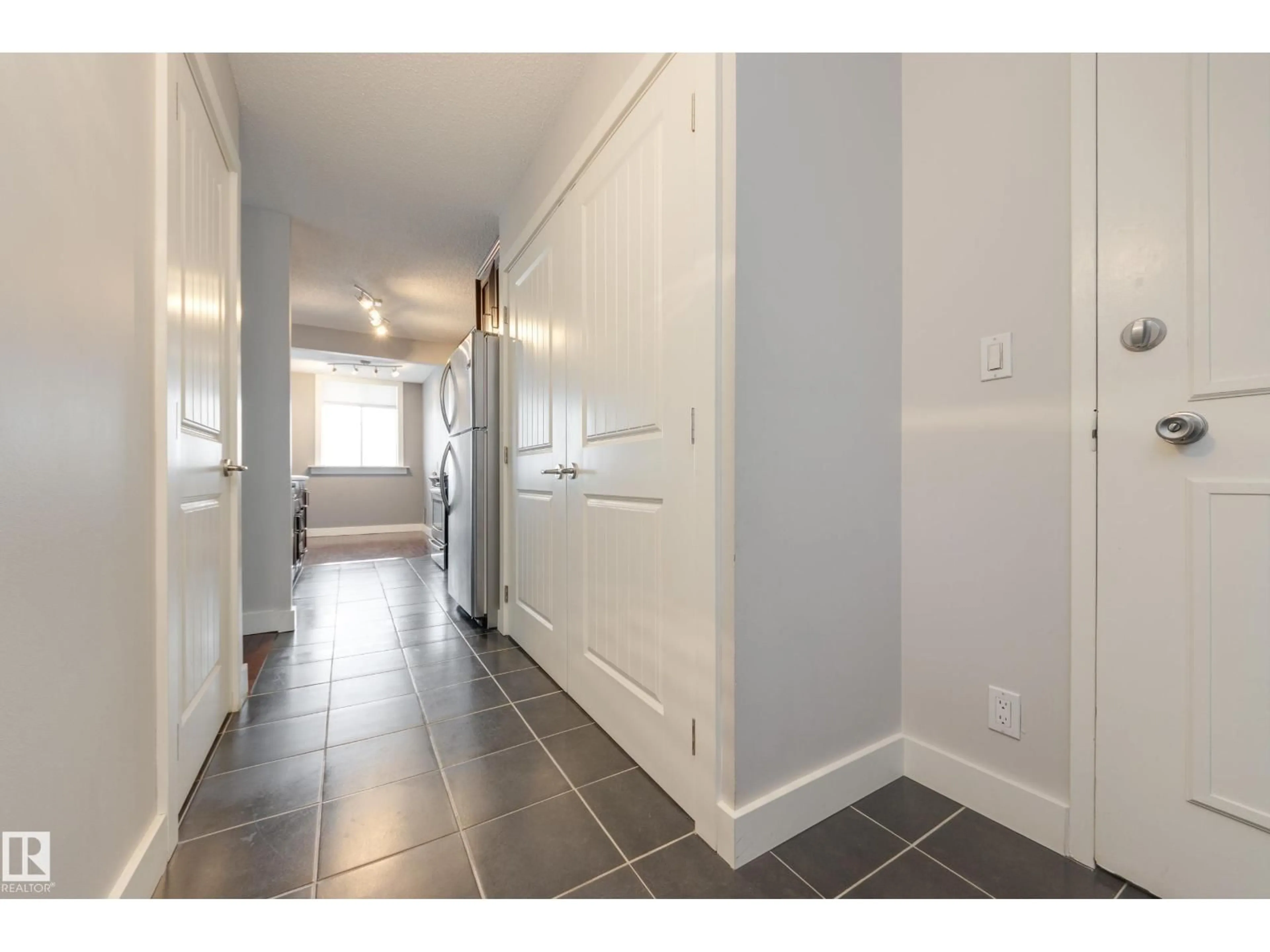 Indoor entryway for #702 - 11307 99 AV, Edmonton Alberta T5K0H2