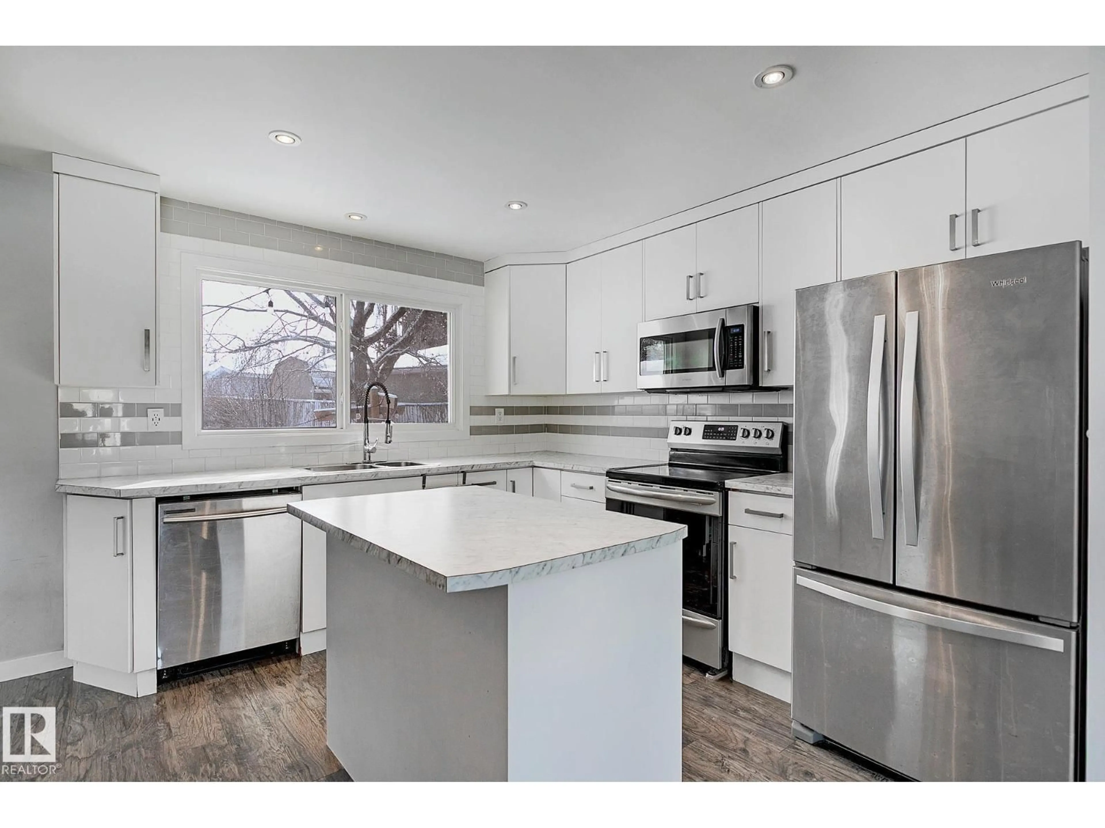 Open concept kitchen, unknown for 33 BLUEBIRD CR, Sherwood Park Alberta T8A2H9