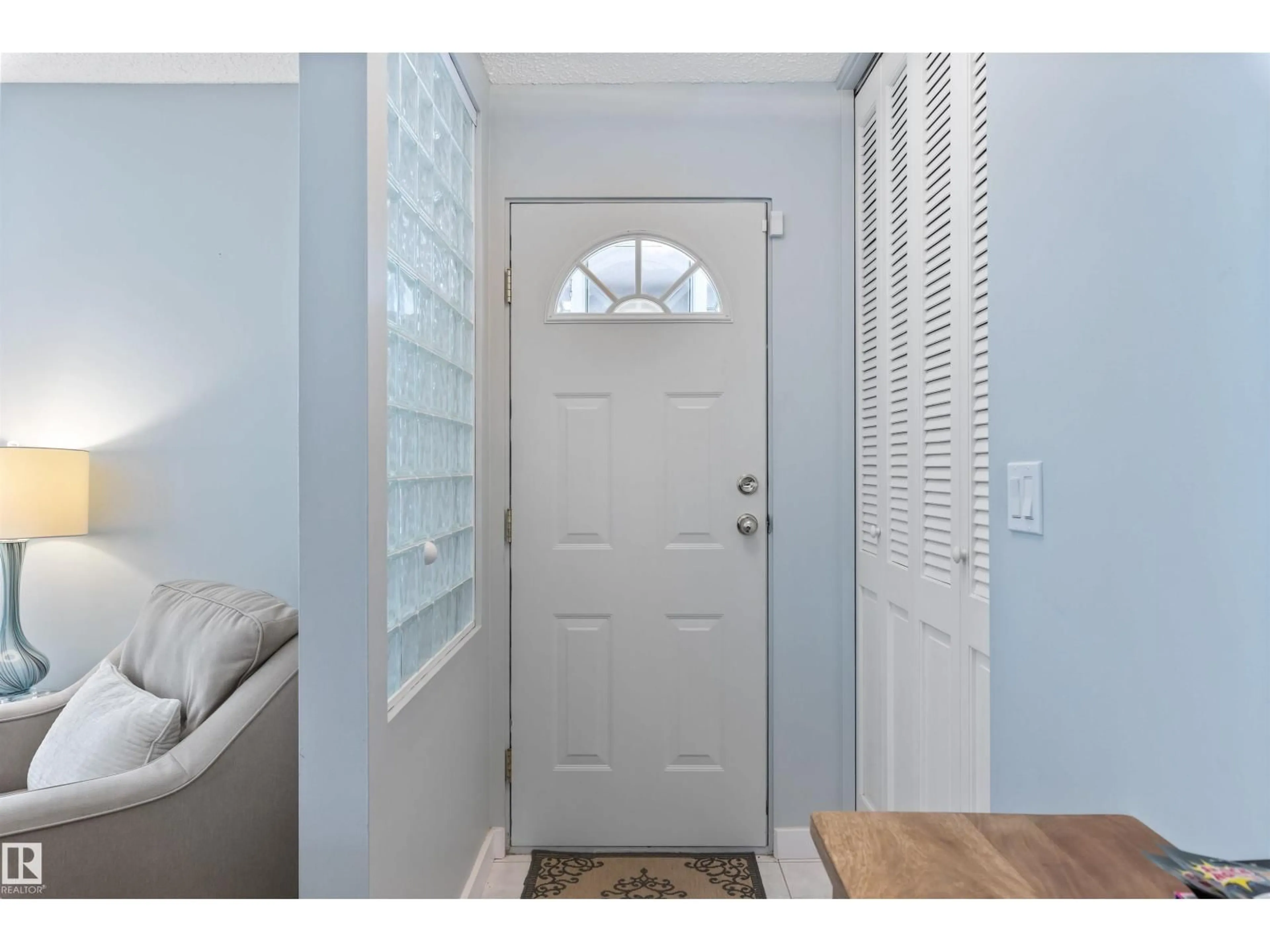 Indoor entryway for 49 ST VITAL AV, St. Albert Alberta T8N1K7