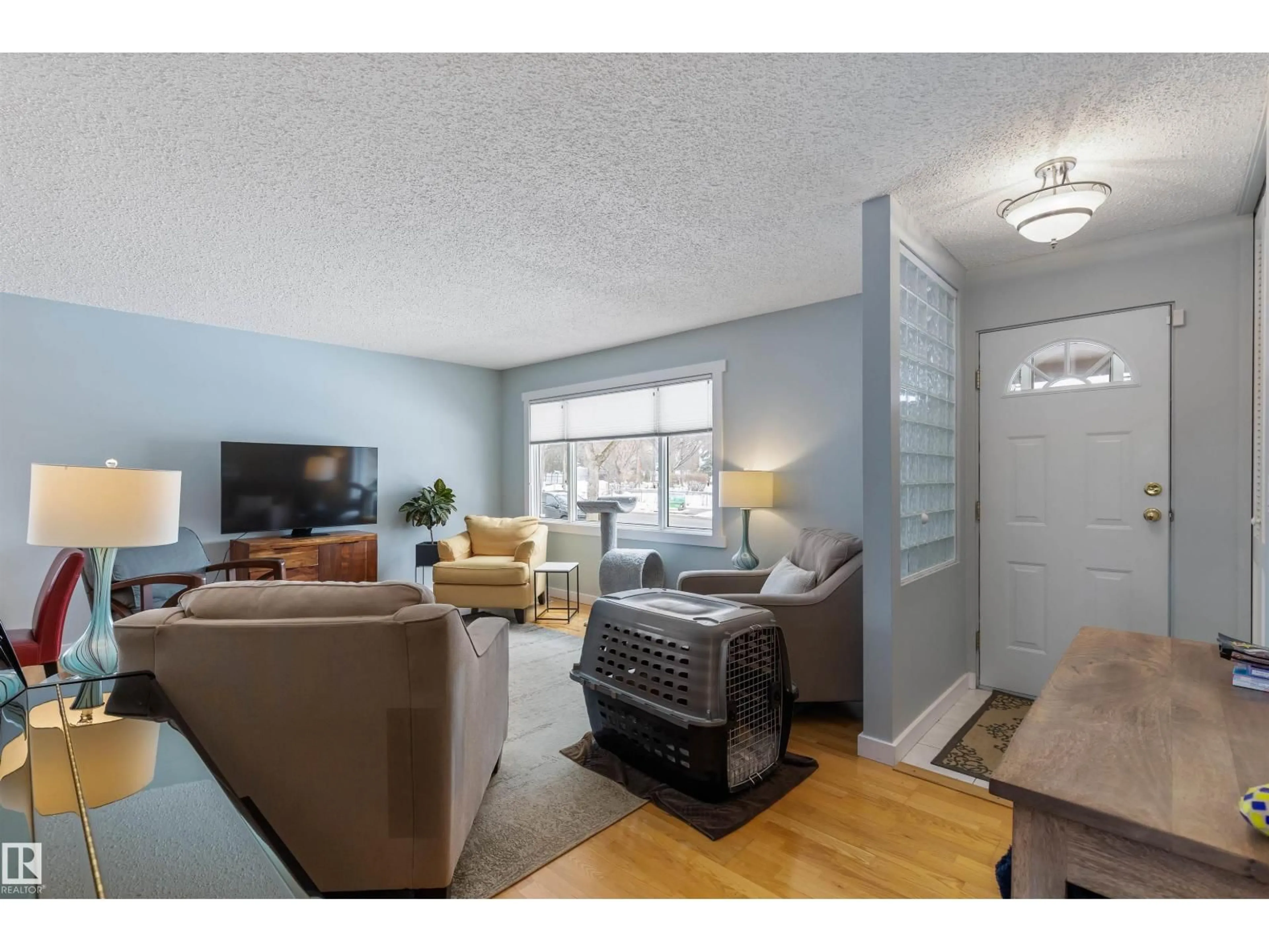 Living room with furniture, unknown for 49 ST VITAL AV, St. Albert Alberta T8N1K7