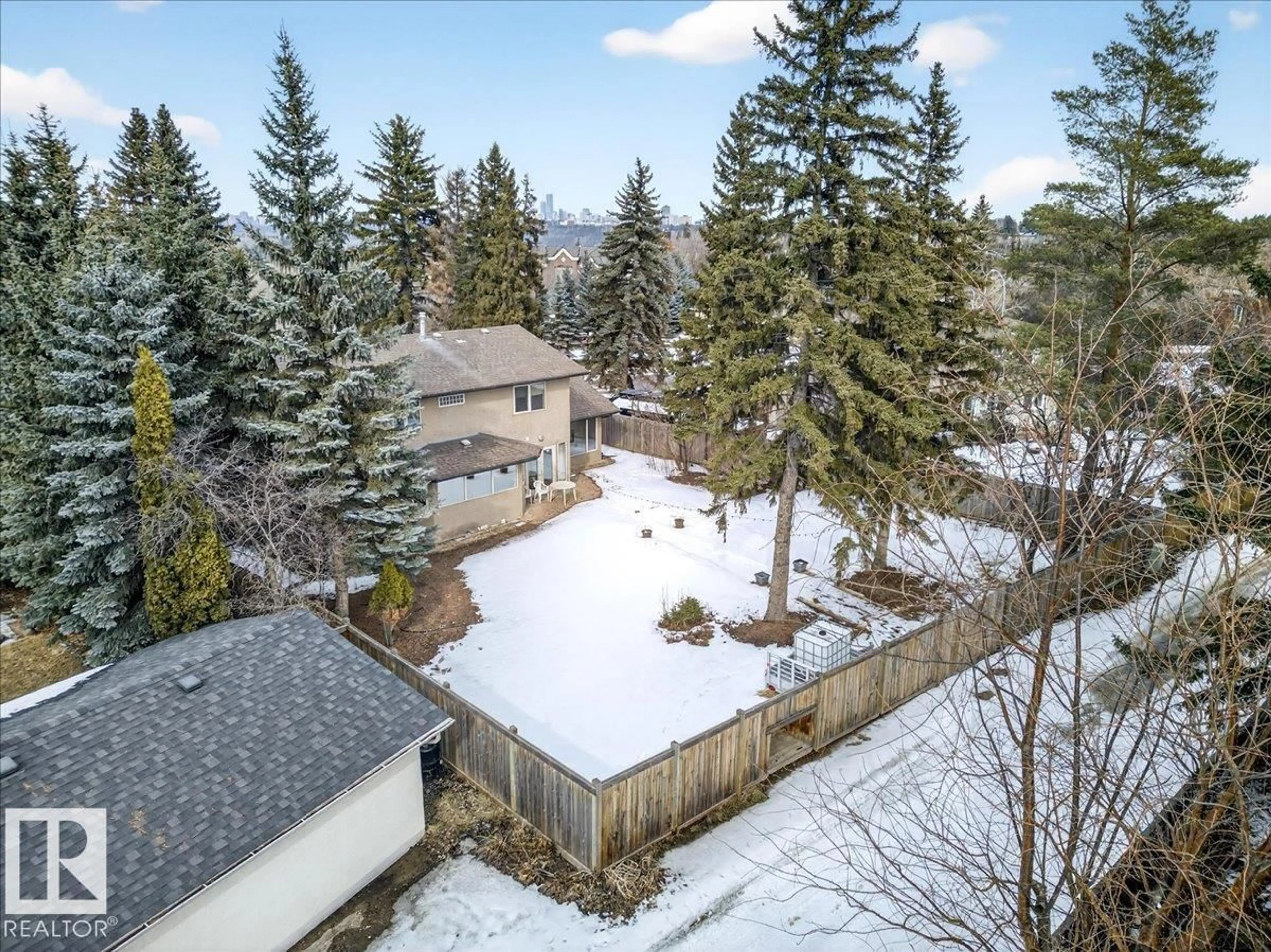 A pic from outside/outdoor area/front of a property/back of a property/a pic from drone, unknown for 14107 60 AV, Edmonton Alberta T6H1J6