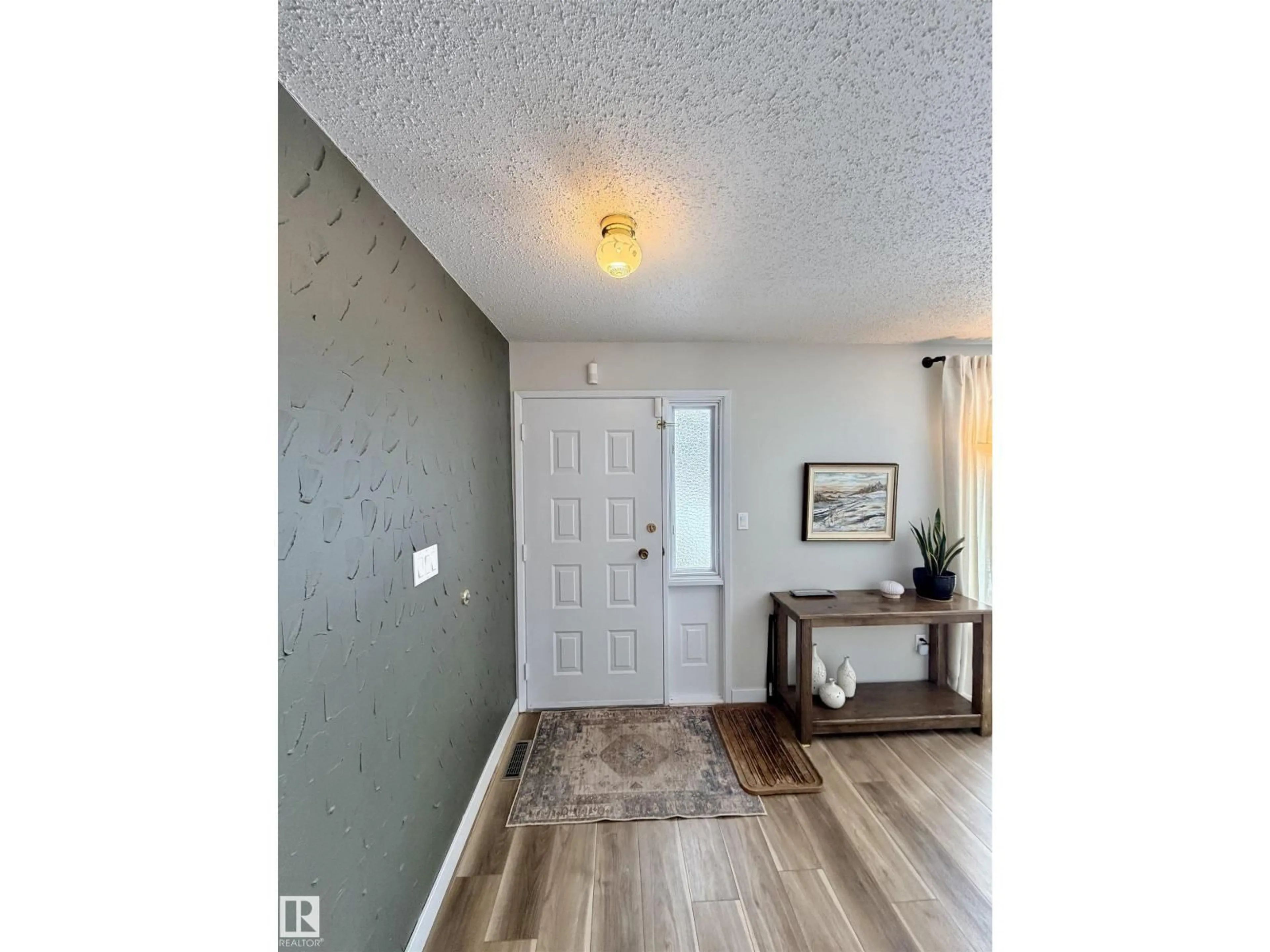Indoor entryway for 5206 56A ST, St. Paul Town Alberta T0A3A1