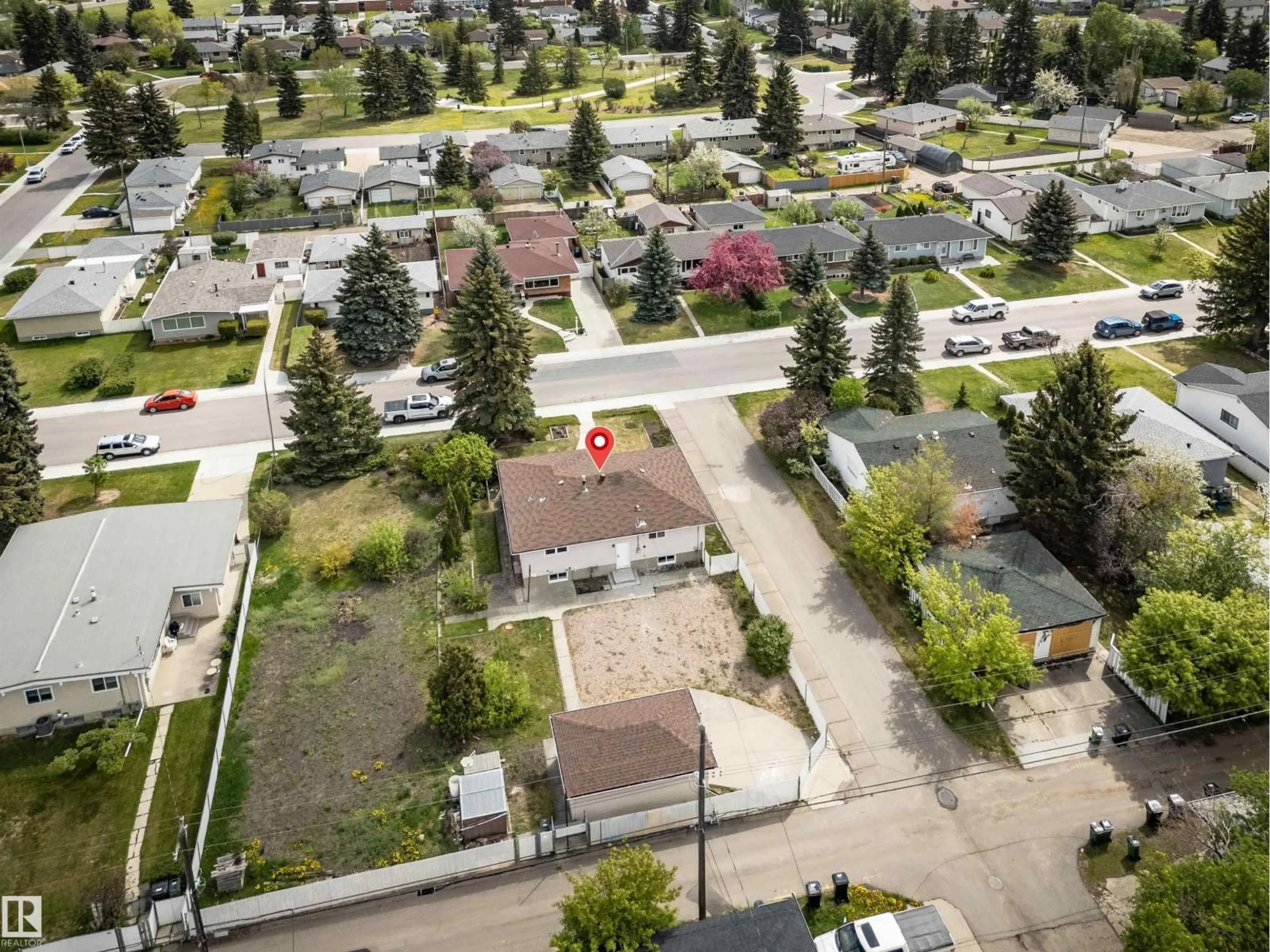 A pic from outside/outdoor area/front of a property/back of a property/a pic from drone, street for NW - 12904 95A ST, Edmonton Alberta T5E4A1