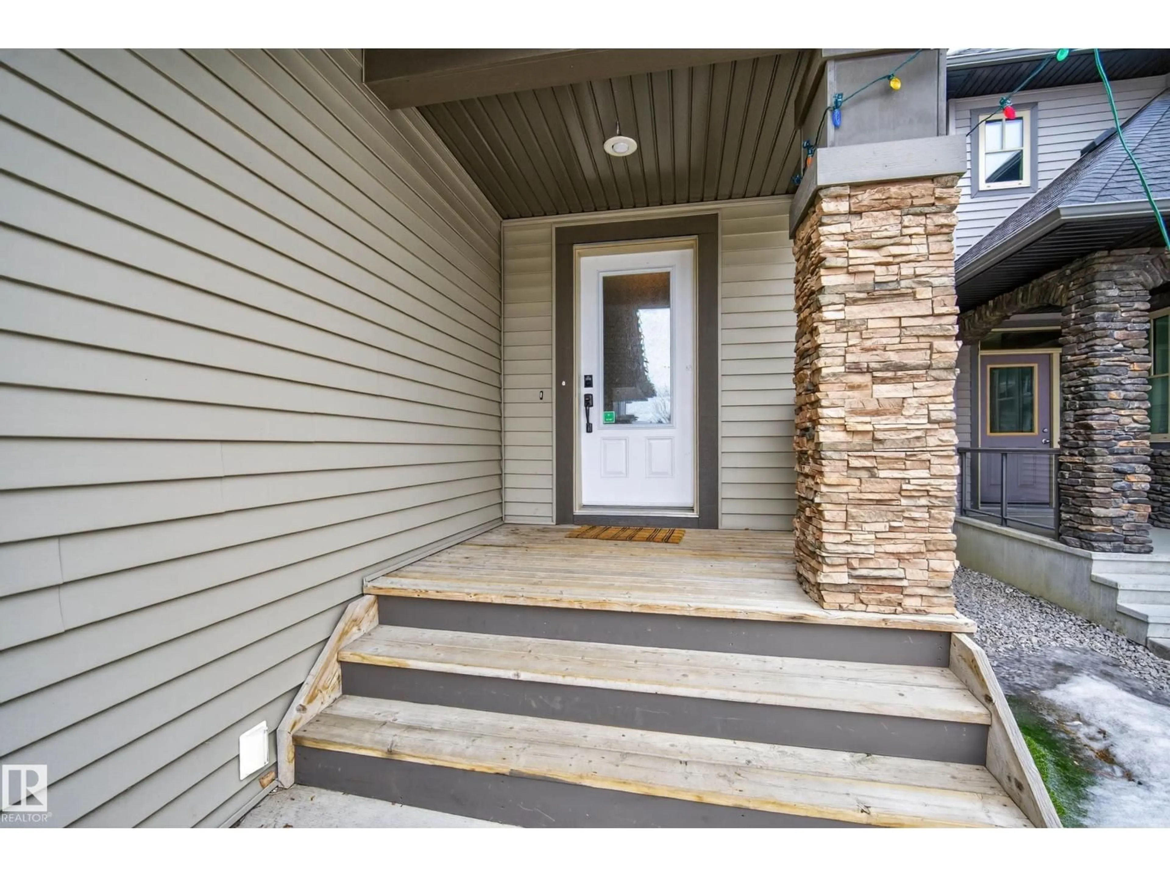 Indoor entryway for LI SW - 2003 AINSLIE LINK, Edmonton Alberta T6W2M1