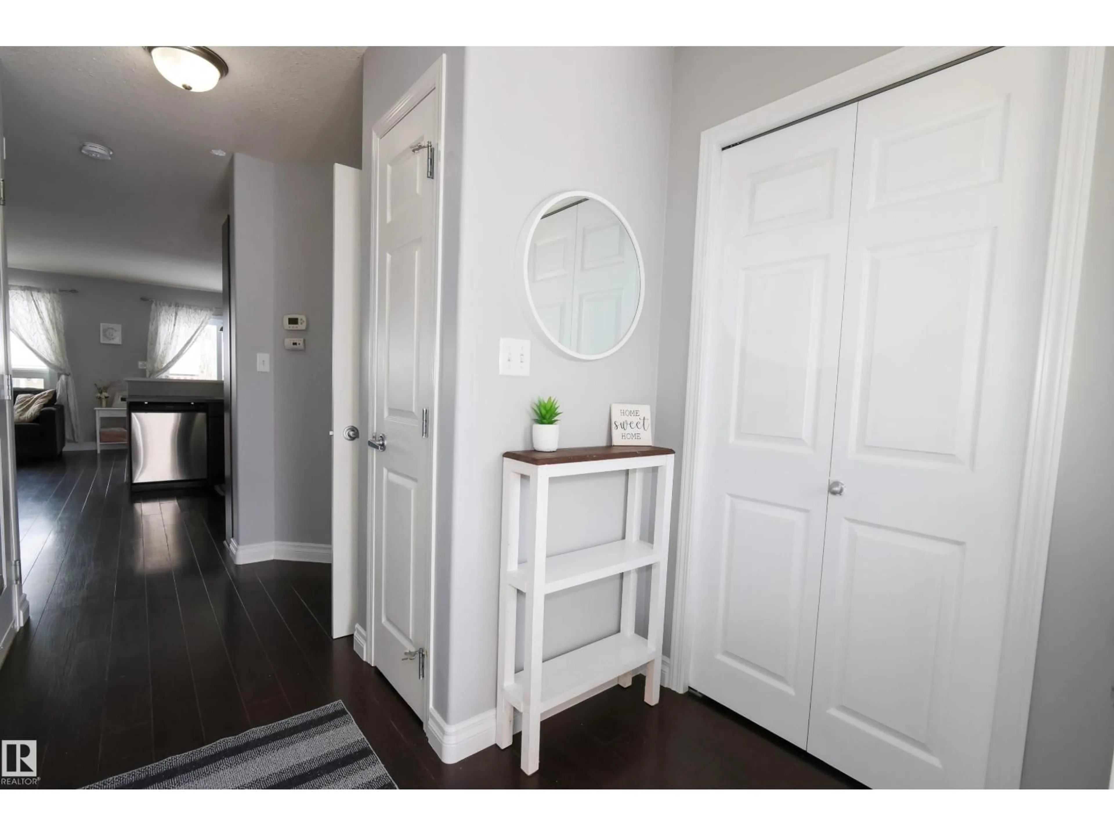 Indoor entryway for 119 GALLOWAY WD, Fort Saskatchewan Alberta T8L0B9