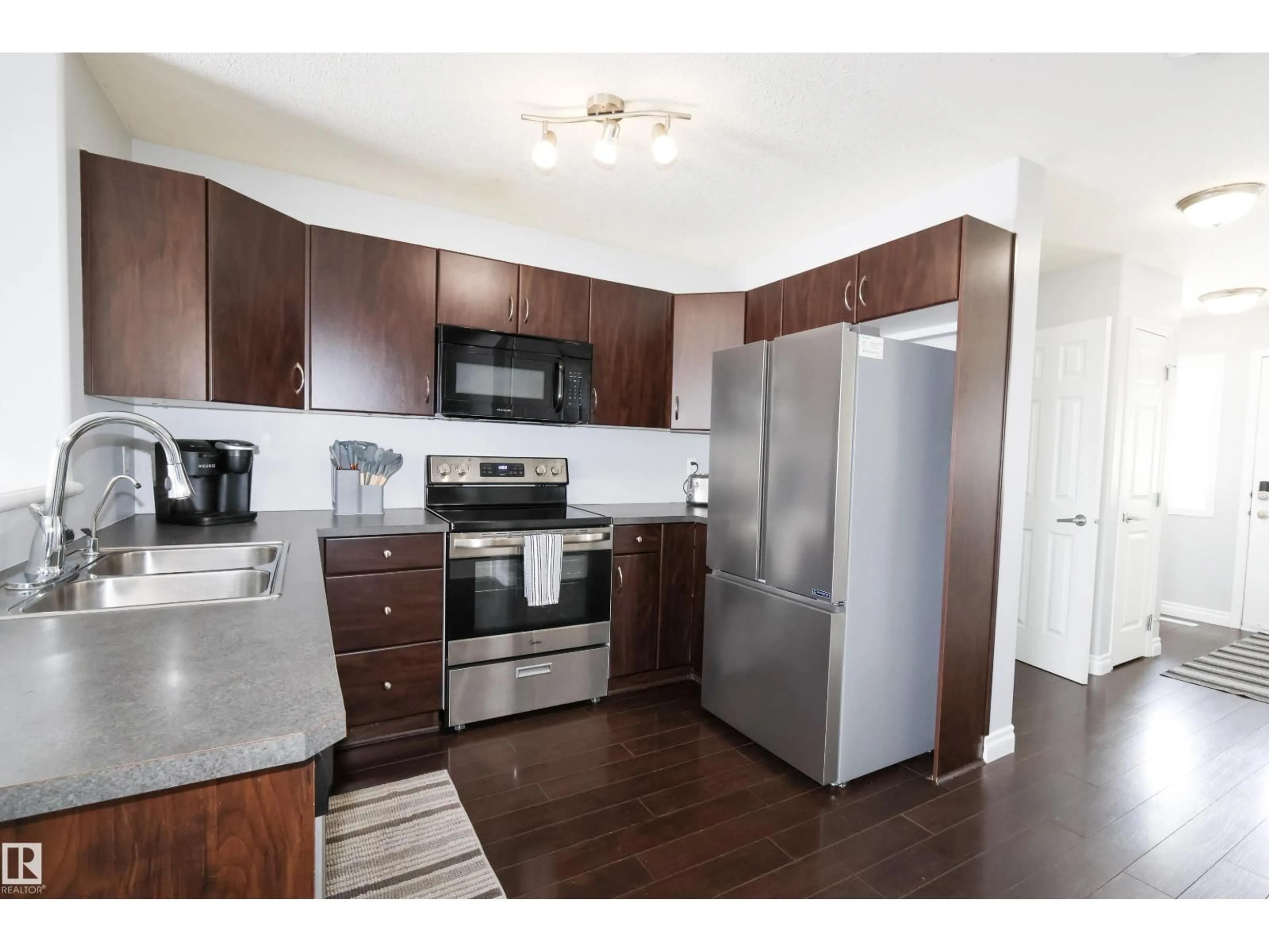 Standard kitchen, wood/laminate floor for 119 GALLOWAY WD, Fort Saskatchewan Alberta T8L0B9