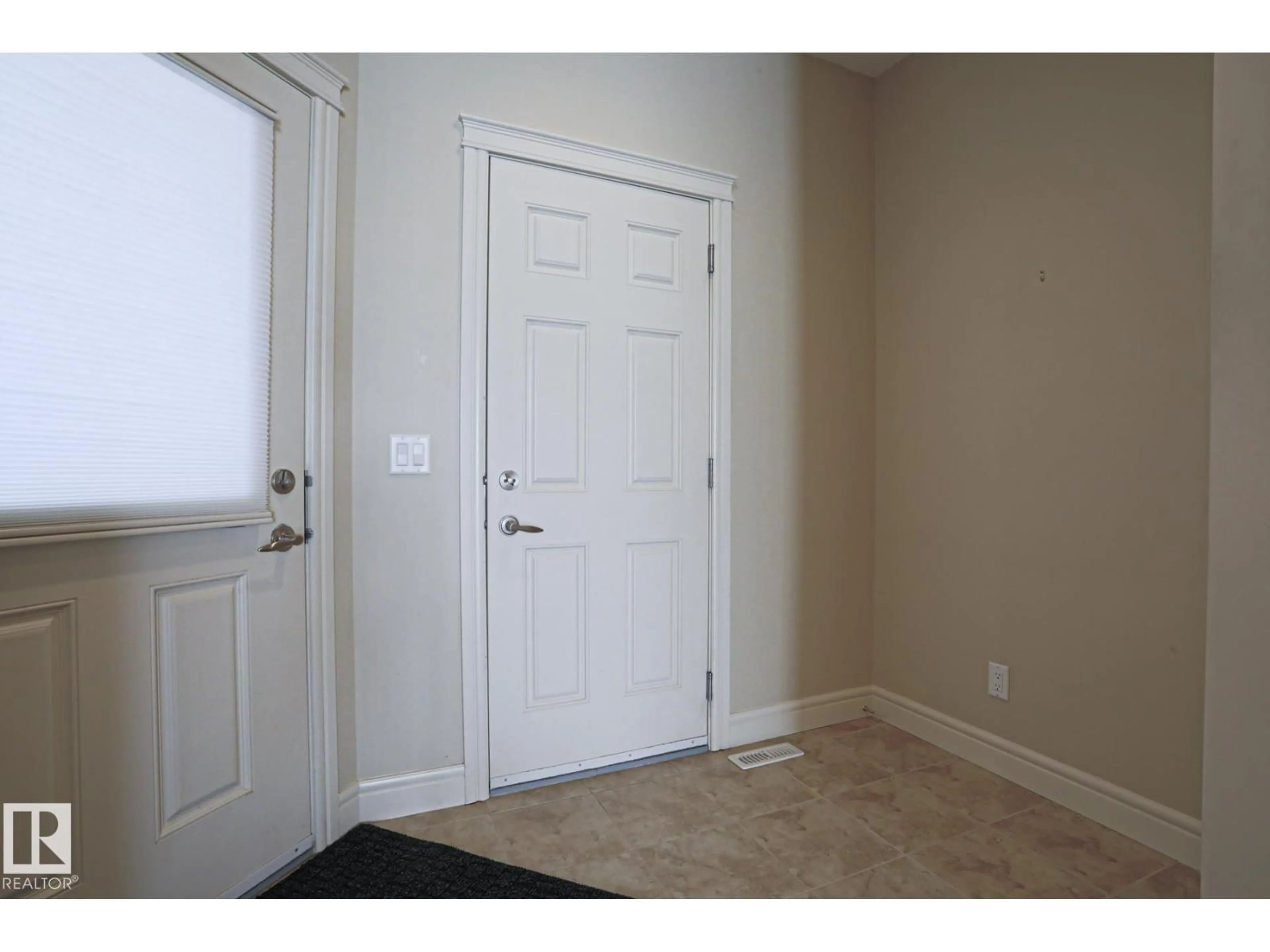 Indoor entryway for SW - 2315 ASHCRAFT CA, Edmonton Alberta T6W2J1