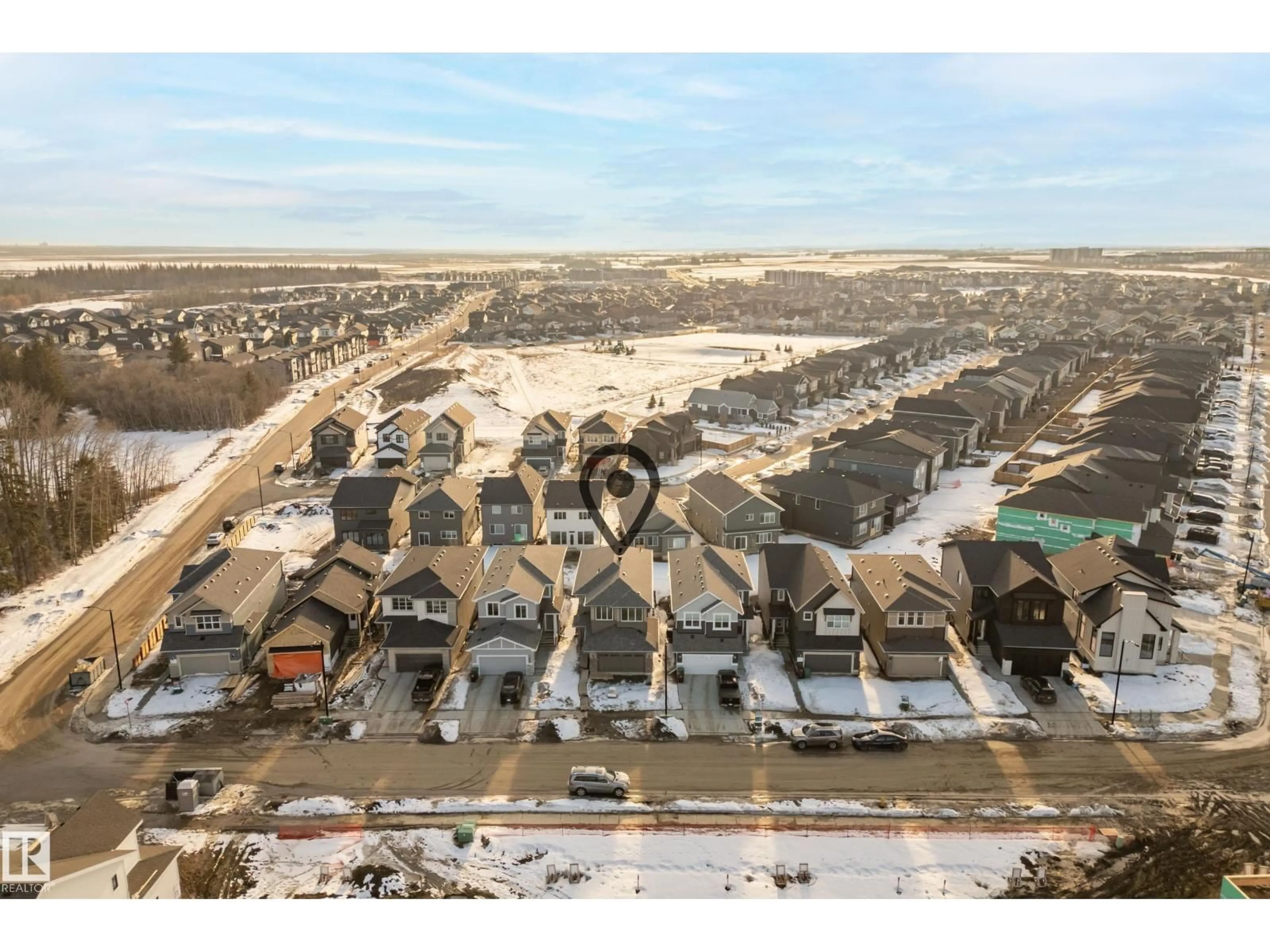 A pic from outside/outdoor area/front of a property/back of a property/a pic from drone, street for 153 ROYAL ST, St. Albert Alberta T8N8C9