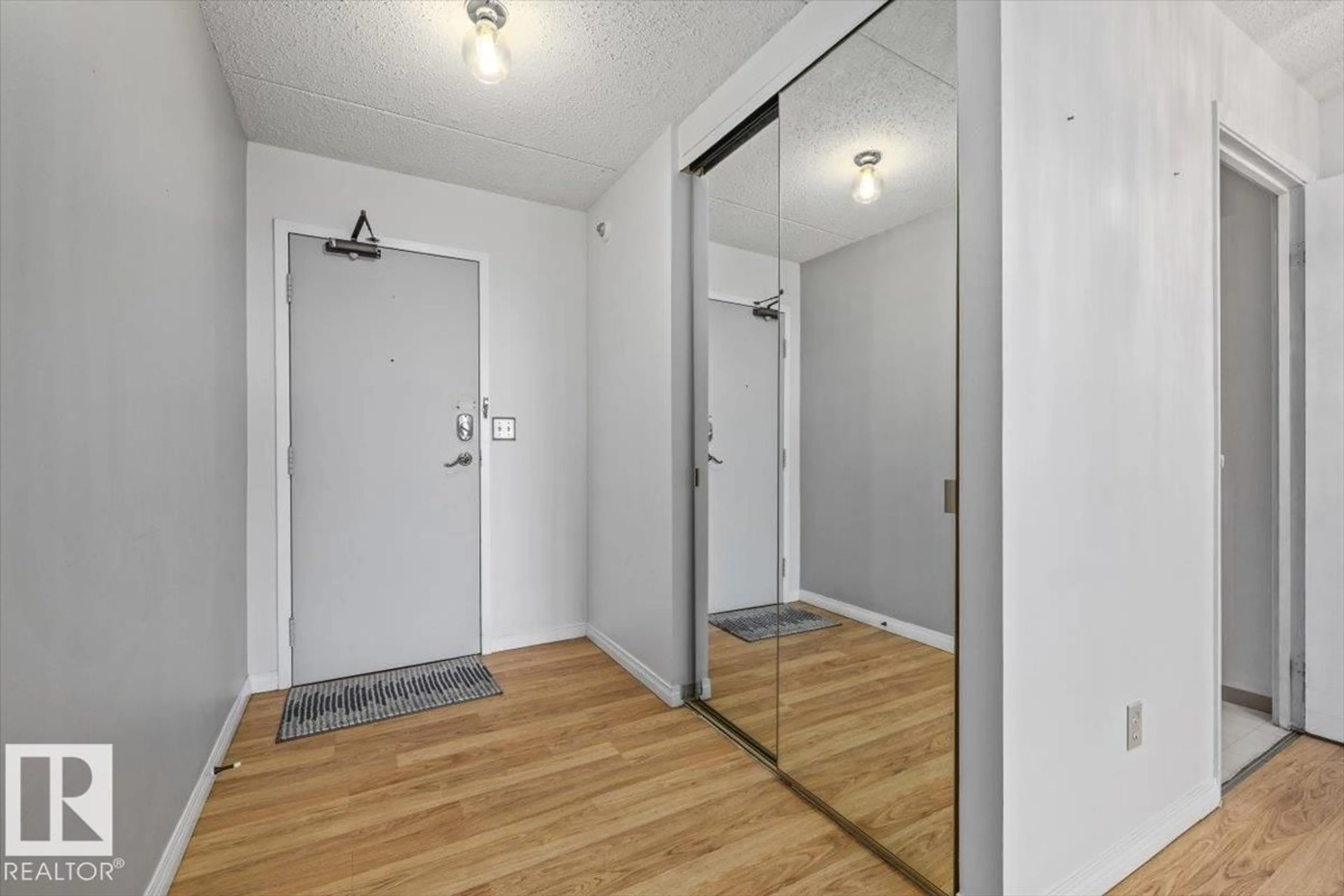 Indoor entryway for 703 - 9917 110 ST, Edmonton Alberta T5K2N4