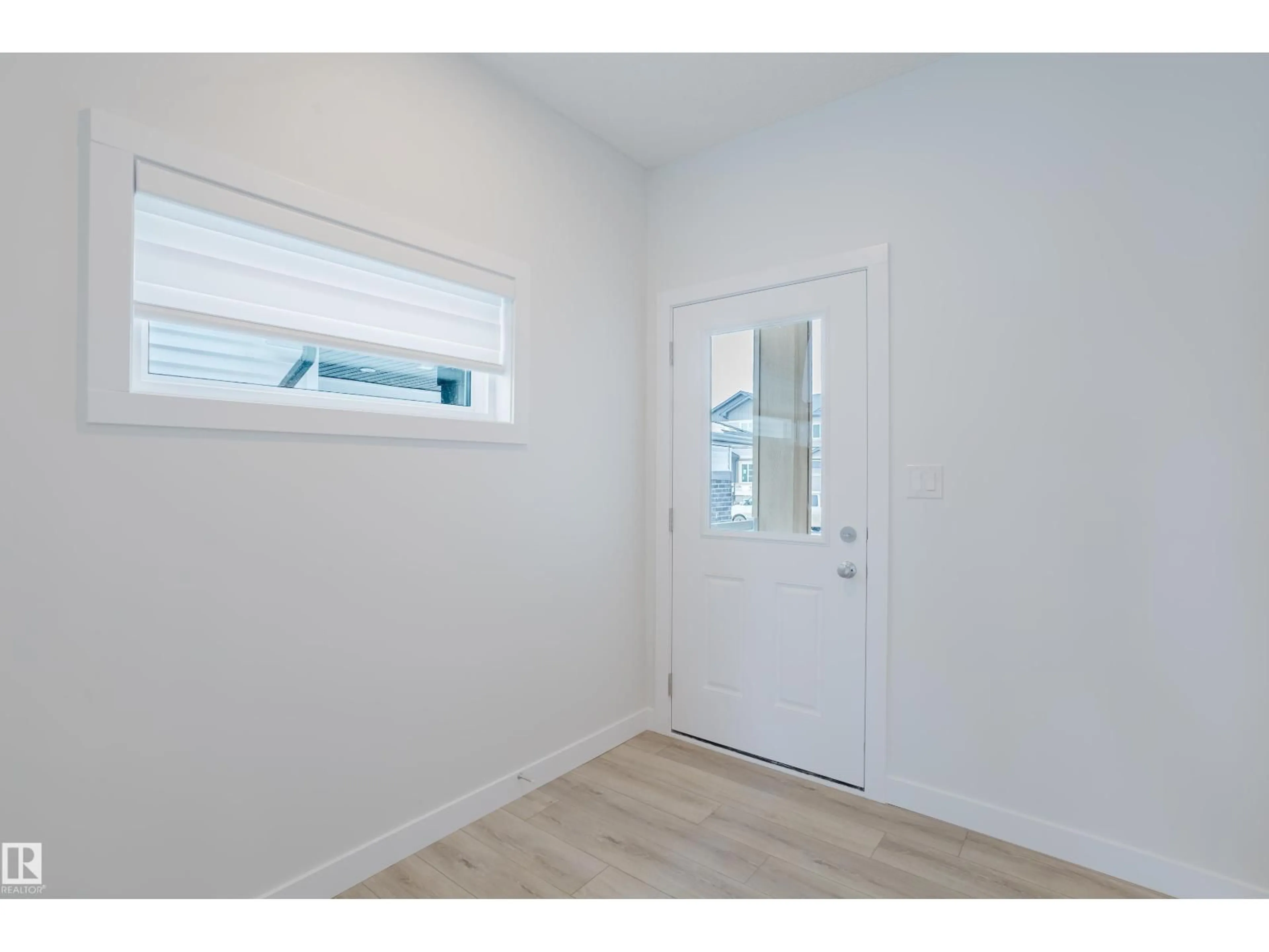 Indoor entryway for 305 BRAE WY, Leduc Alberta T9E1T7