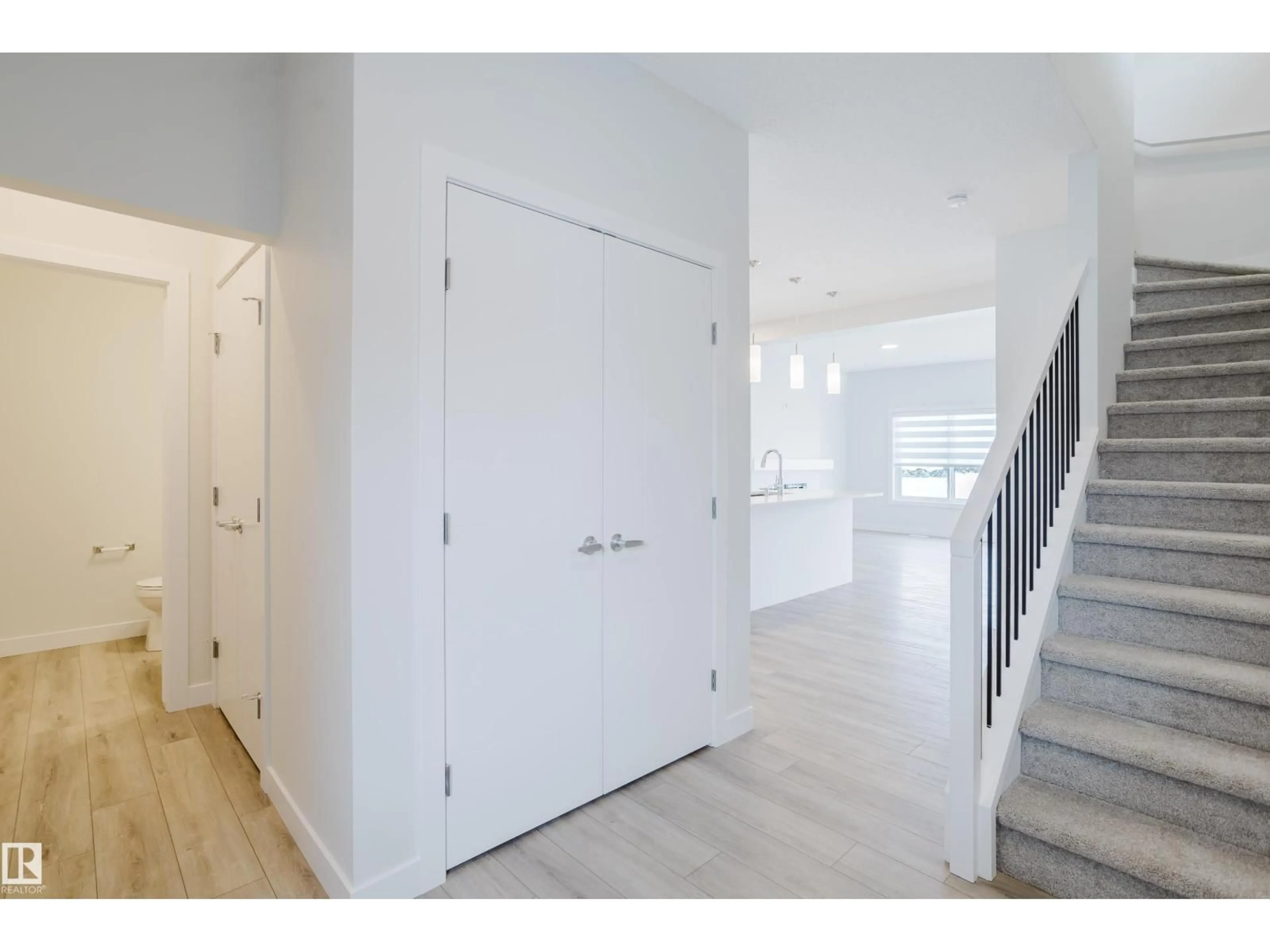 Indoor entryway for 305 BRAE WY, Leduc Alberta T9E1T7