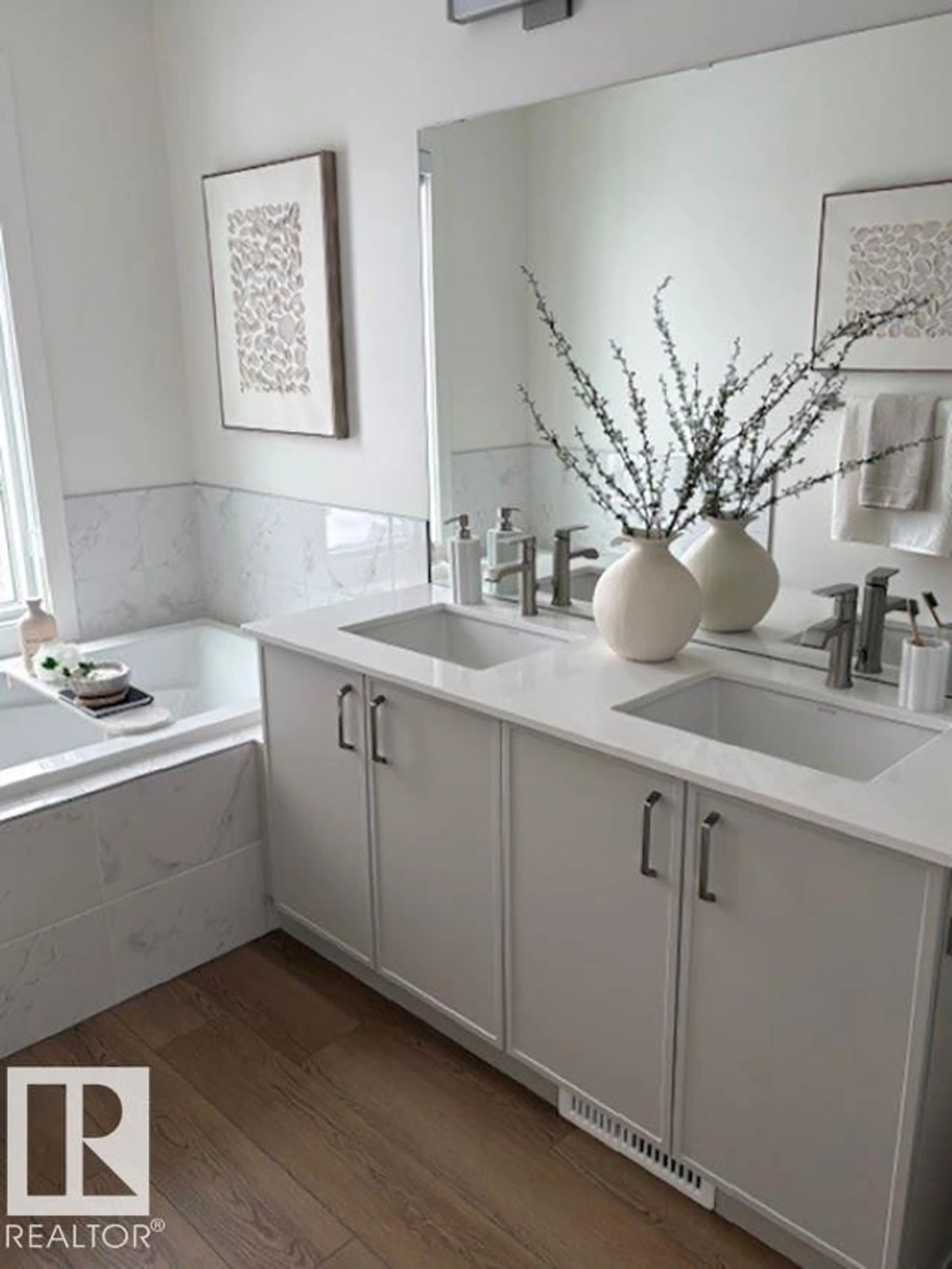 Contemporary bathroom, ceramic/tile floor for SW - 5039 CAWSEY LI, Edmonton Alberta T6W5G5