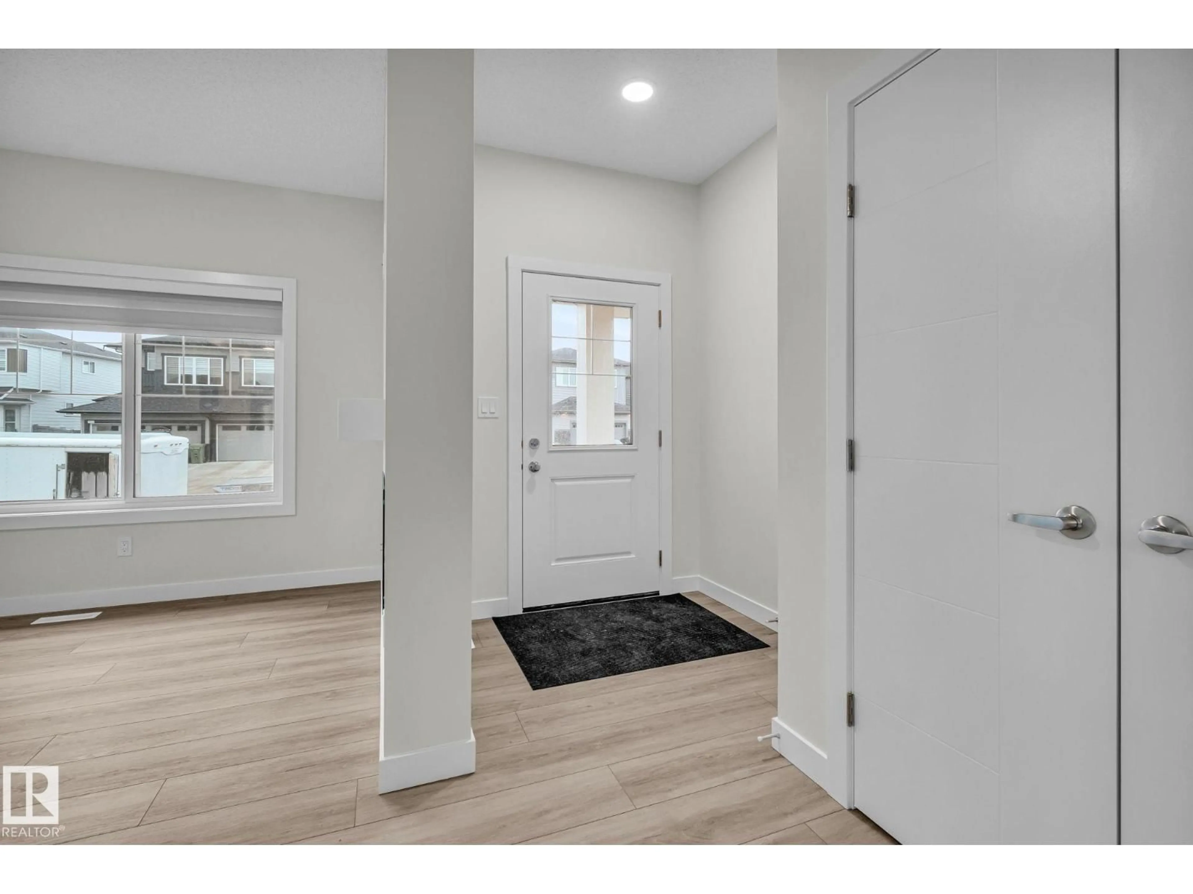 Indoor entryway for 307 BRAE WY, Leduc Alberta T9E1T7