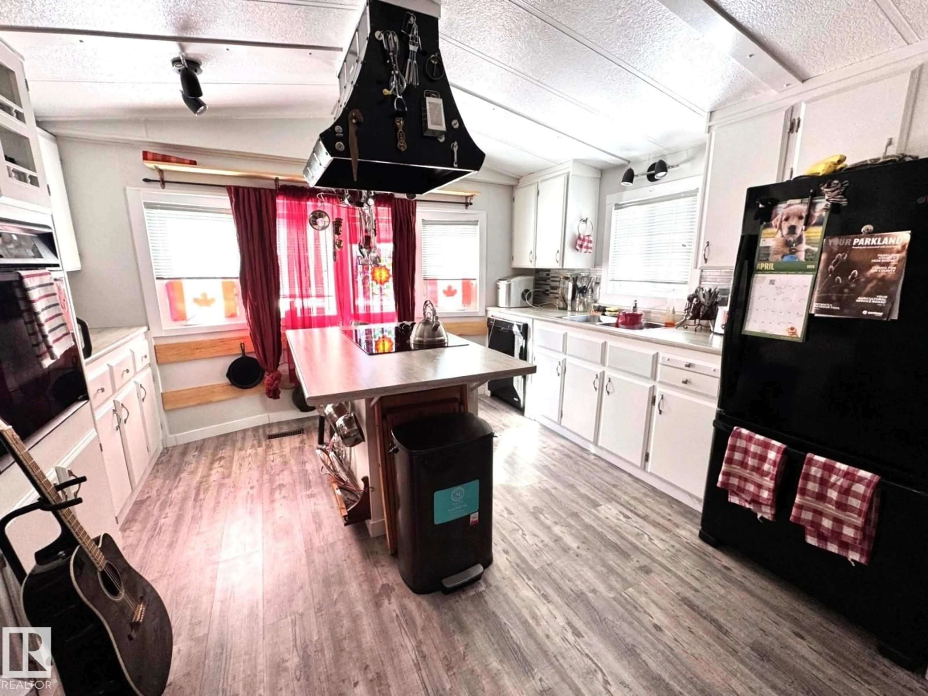Open concept kitchen, unknown for 4911 52 ST, Entwistle Alberta T0E0S0