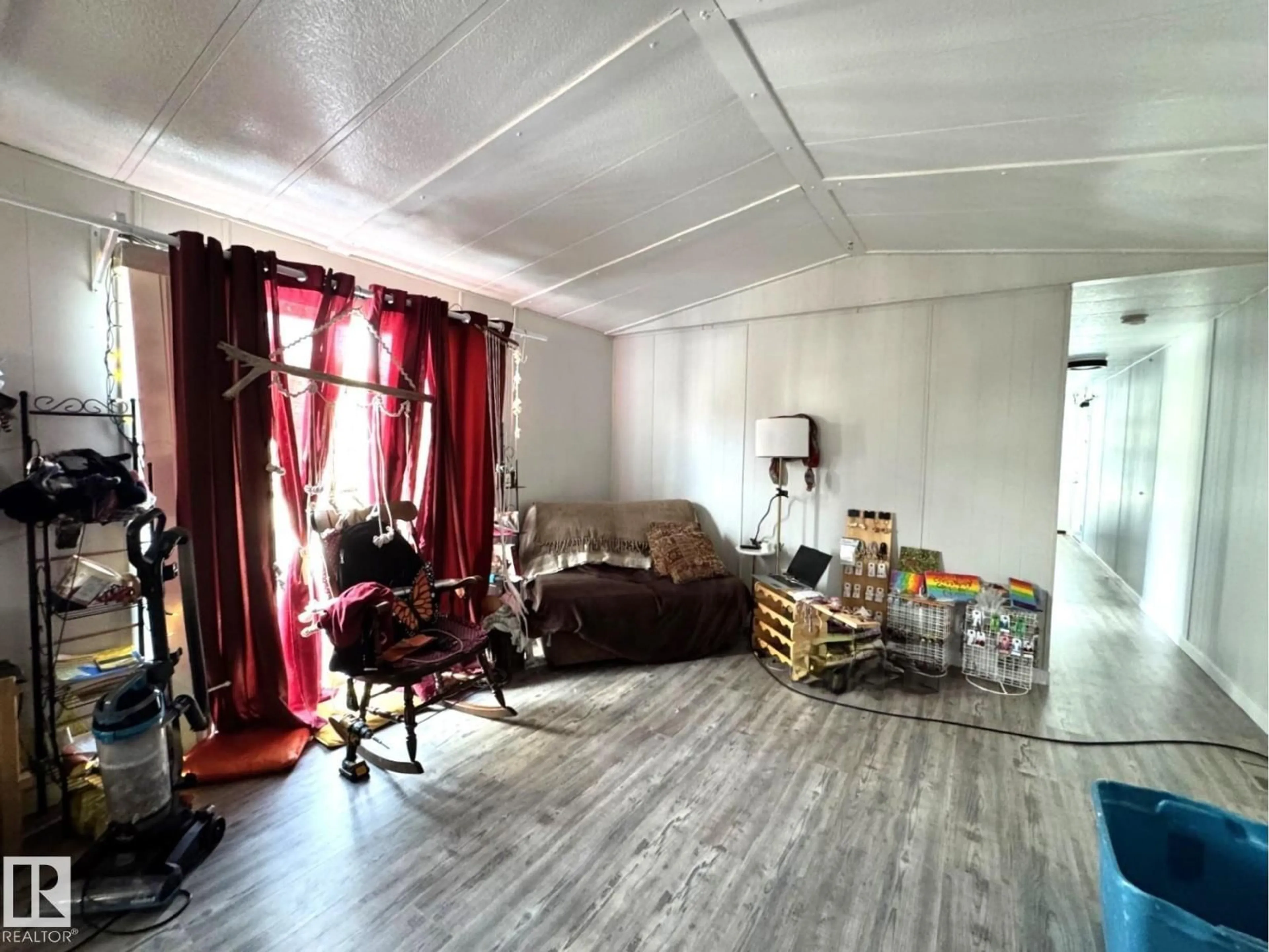 A pic of a room for 4911 52 ST, Entwistle Alberta T0E0S0