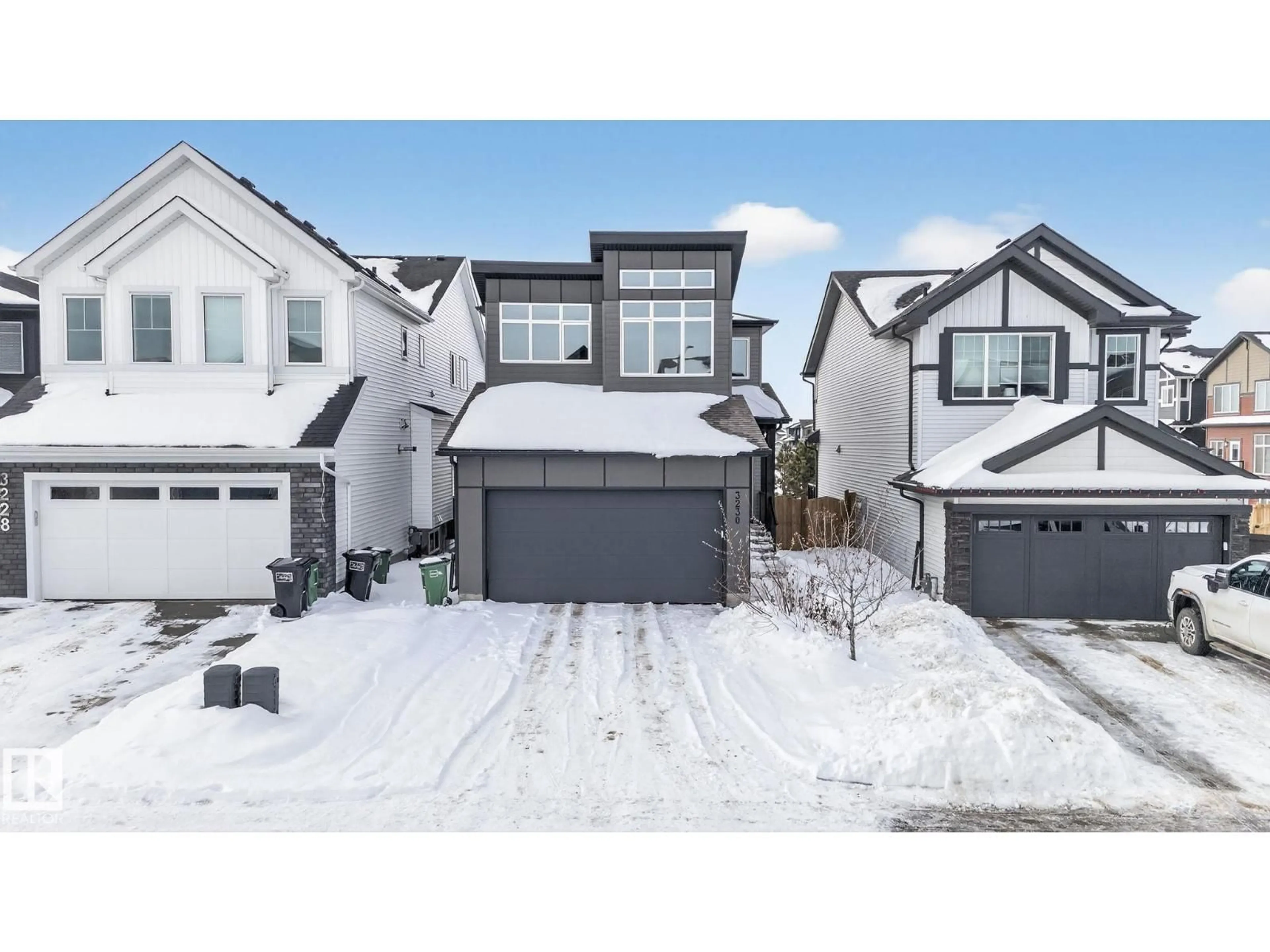 A pic from outside/outdoor area/front of a property/back of a property/a pic from drone, street for 3230 PARKER LOOP, Edmonton Alberta T6W4R8