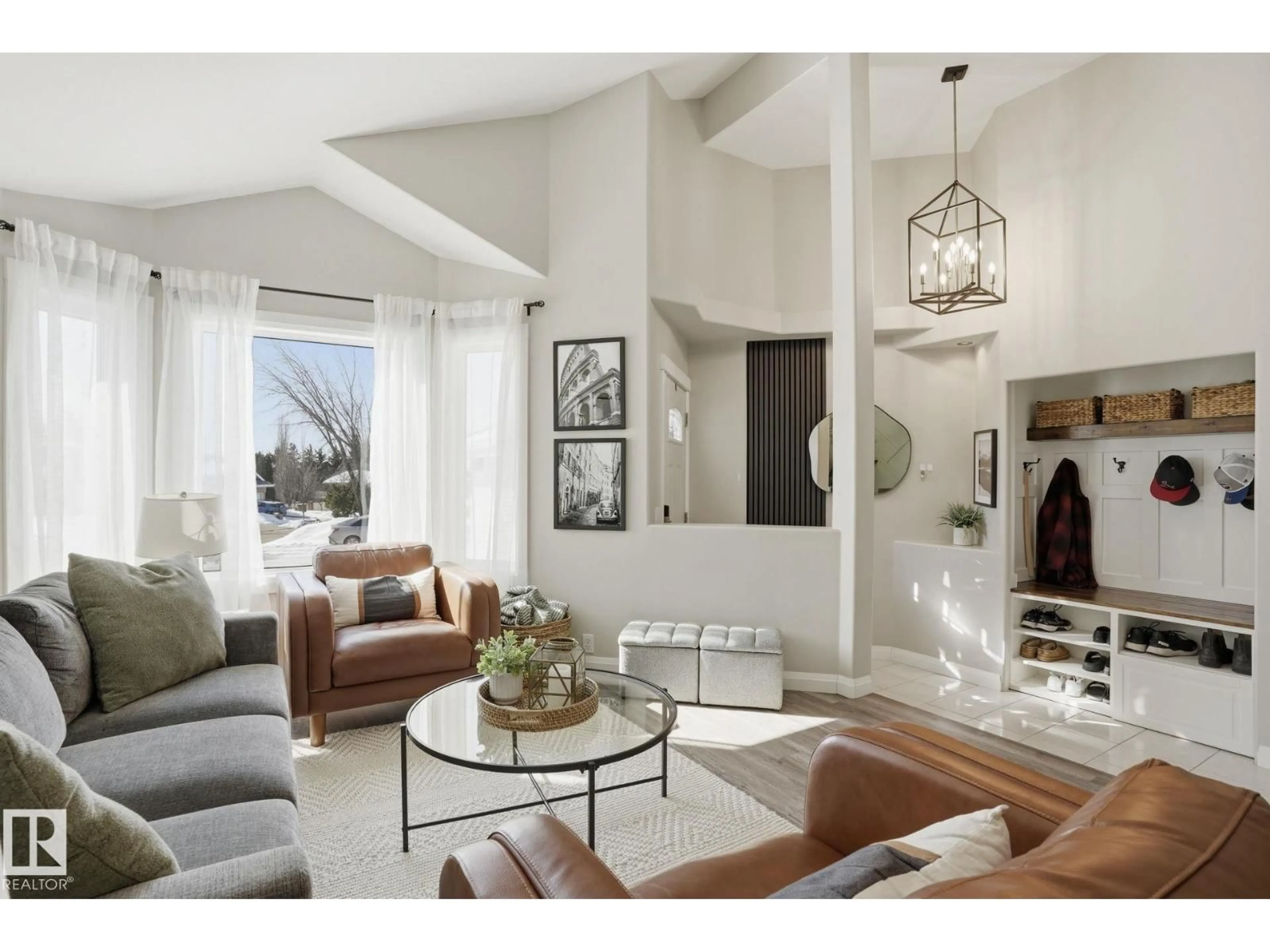 Living room with furniture, ceramic/tile floor for 12 EVERGREEN DR, St. Albert Alberta T8N6E3