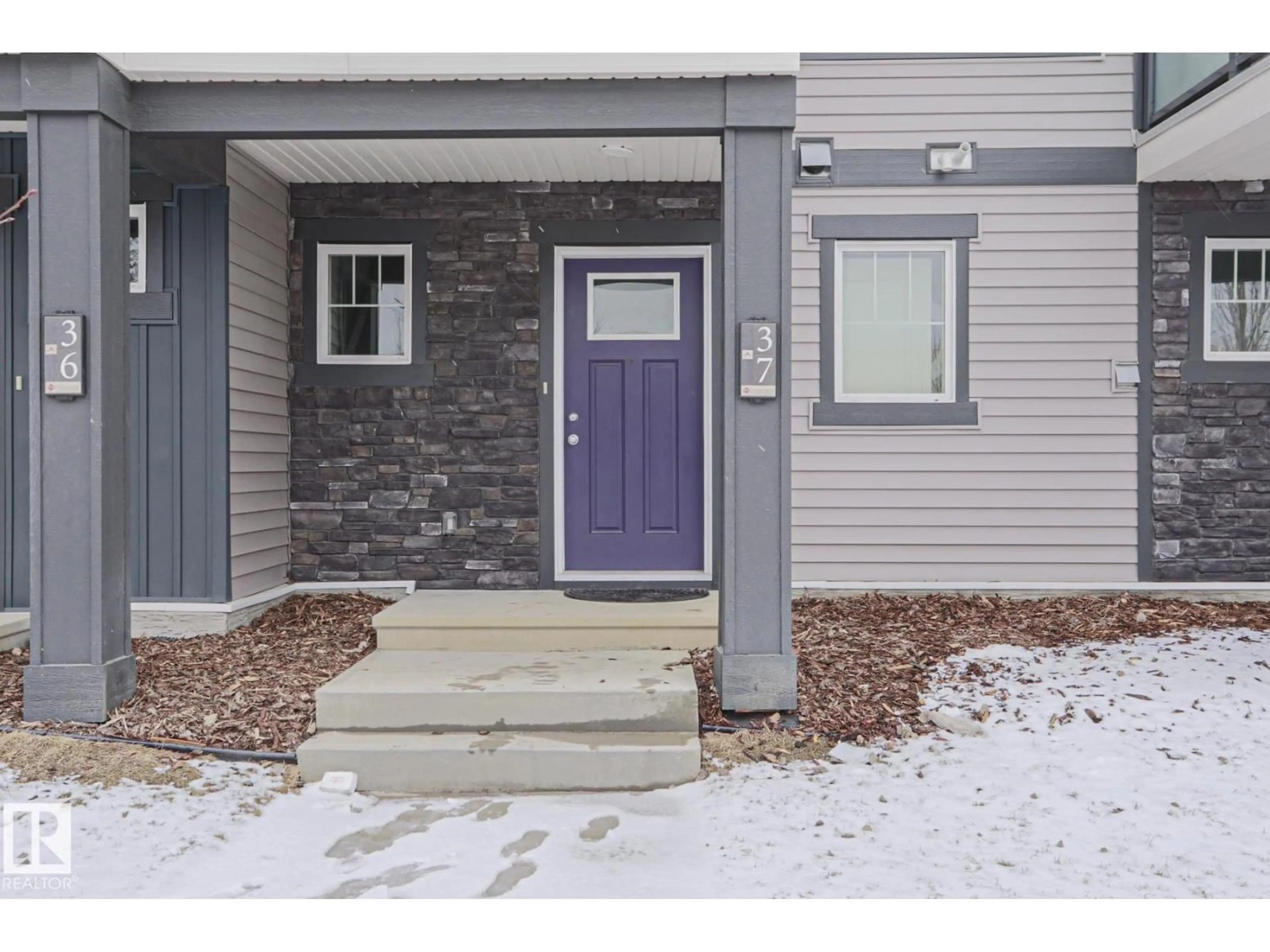 Indoor entryway for #37 - 1530 TAMARACK BV, Edmonton Alberta T6T2E6