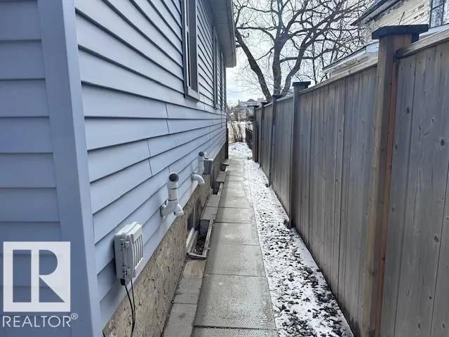 8736 76 AV, Edmonton 4