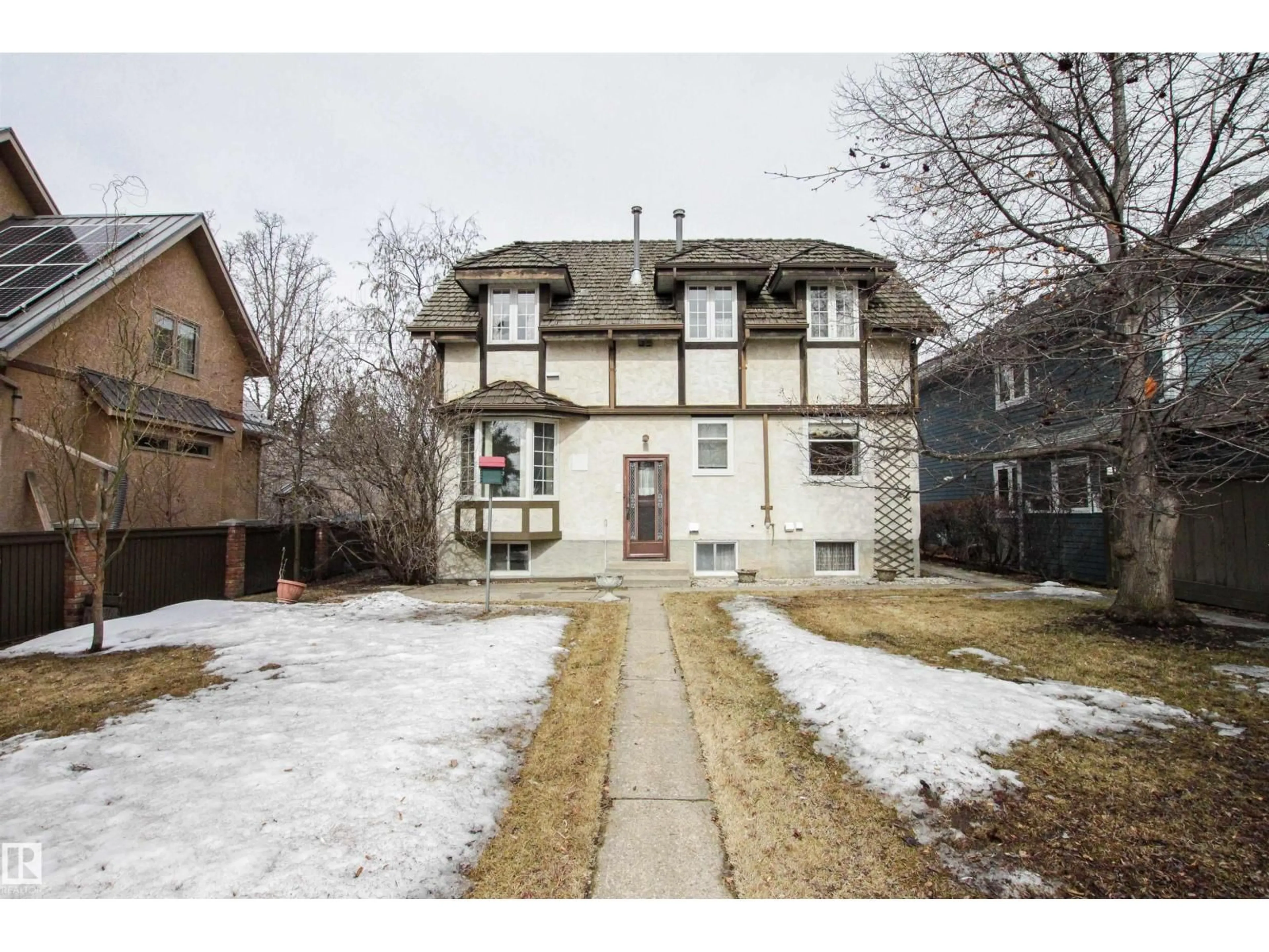 Unknown for 9539 88 AV, Edmonton Alberta T6C1M7