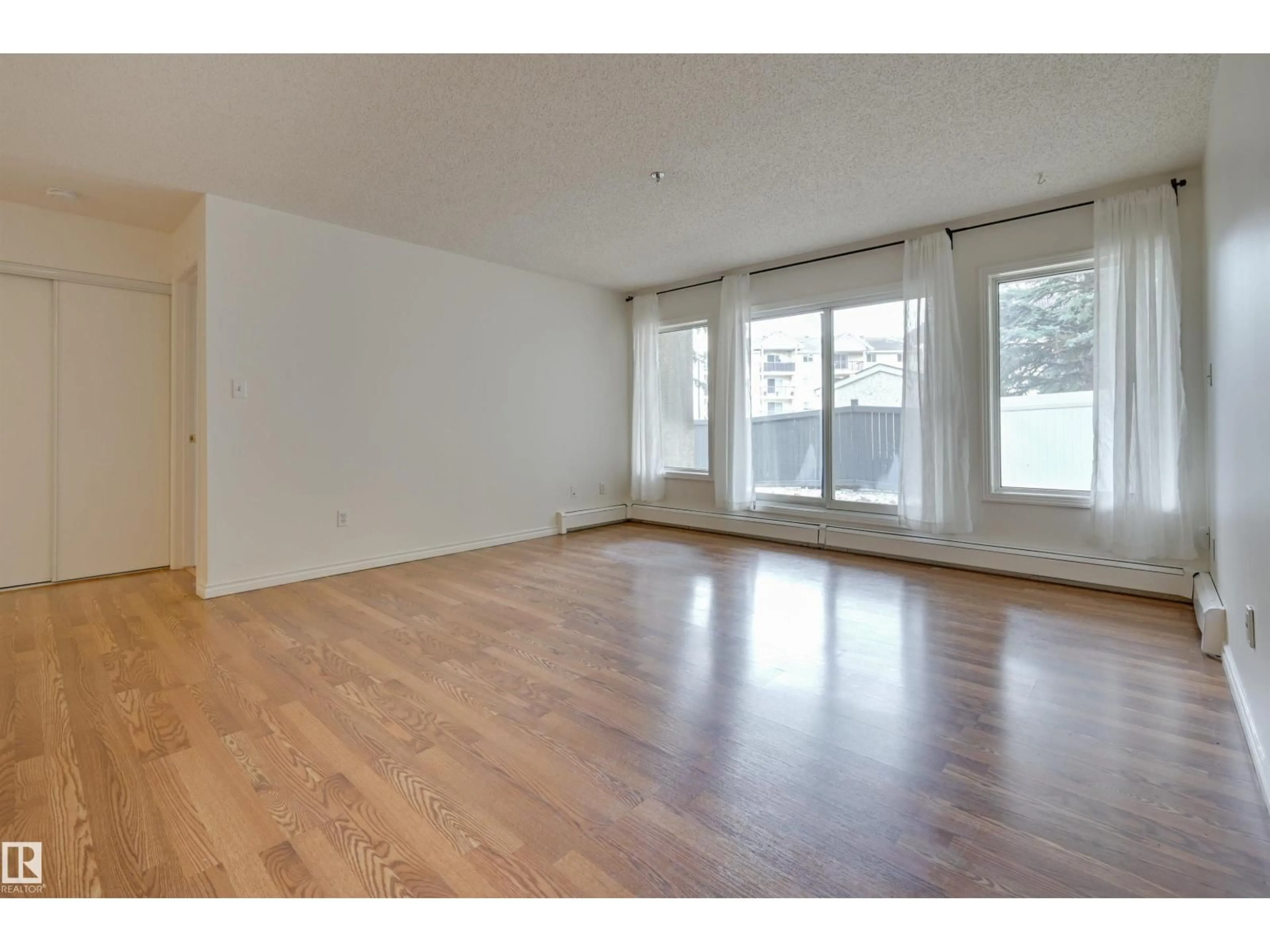 A pic of a room for #106 - 11915 106 AV, Edmonton Alberta T5H0S2