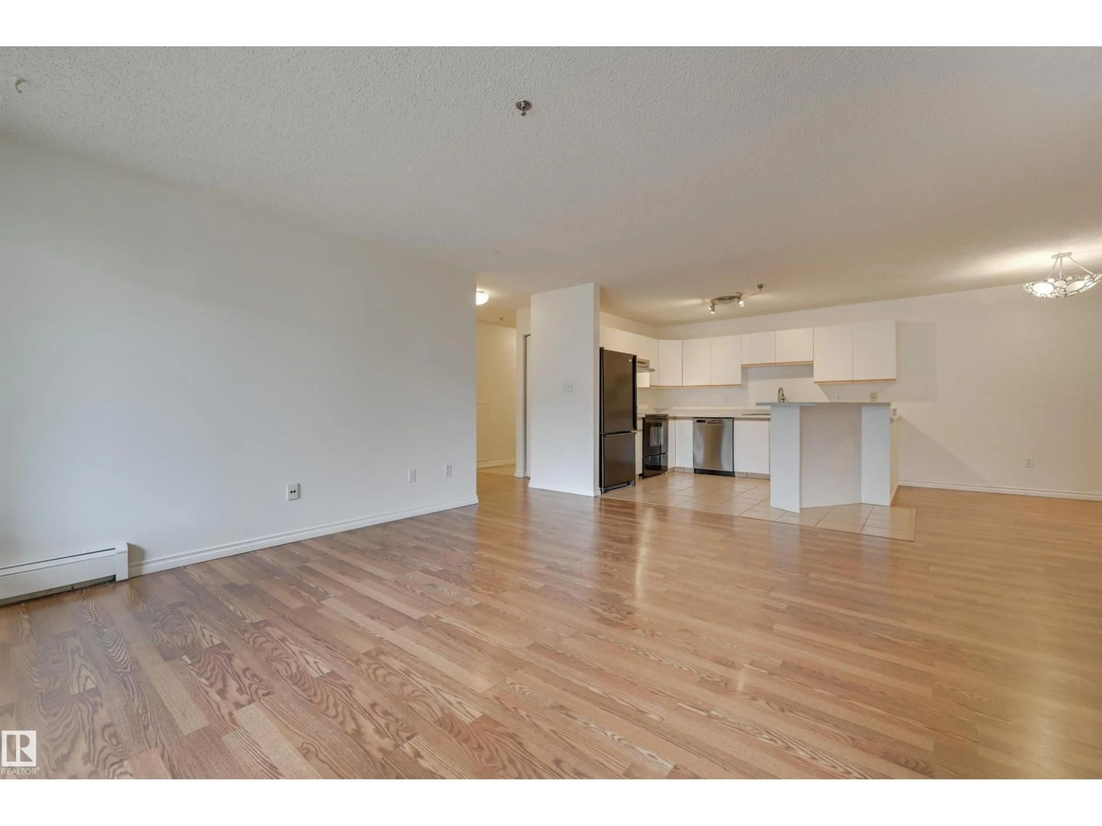 A pic of a room for #106 - 11915 106 AV, Edmonton Alberta T5H0S2