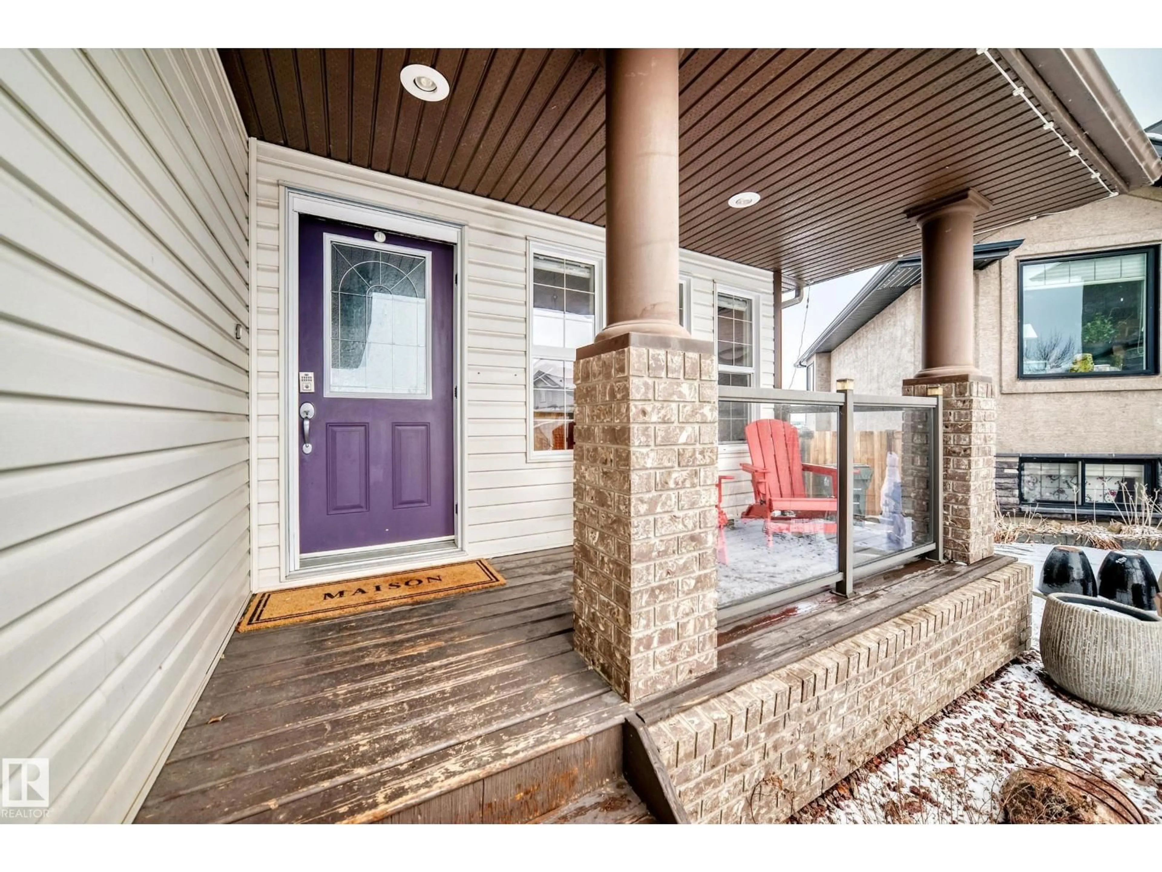 Indoor entryway for 9 LINKSVIEW CV, Spruce Grove Alberta T7X4A6