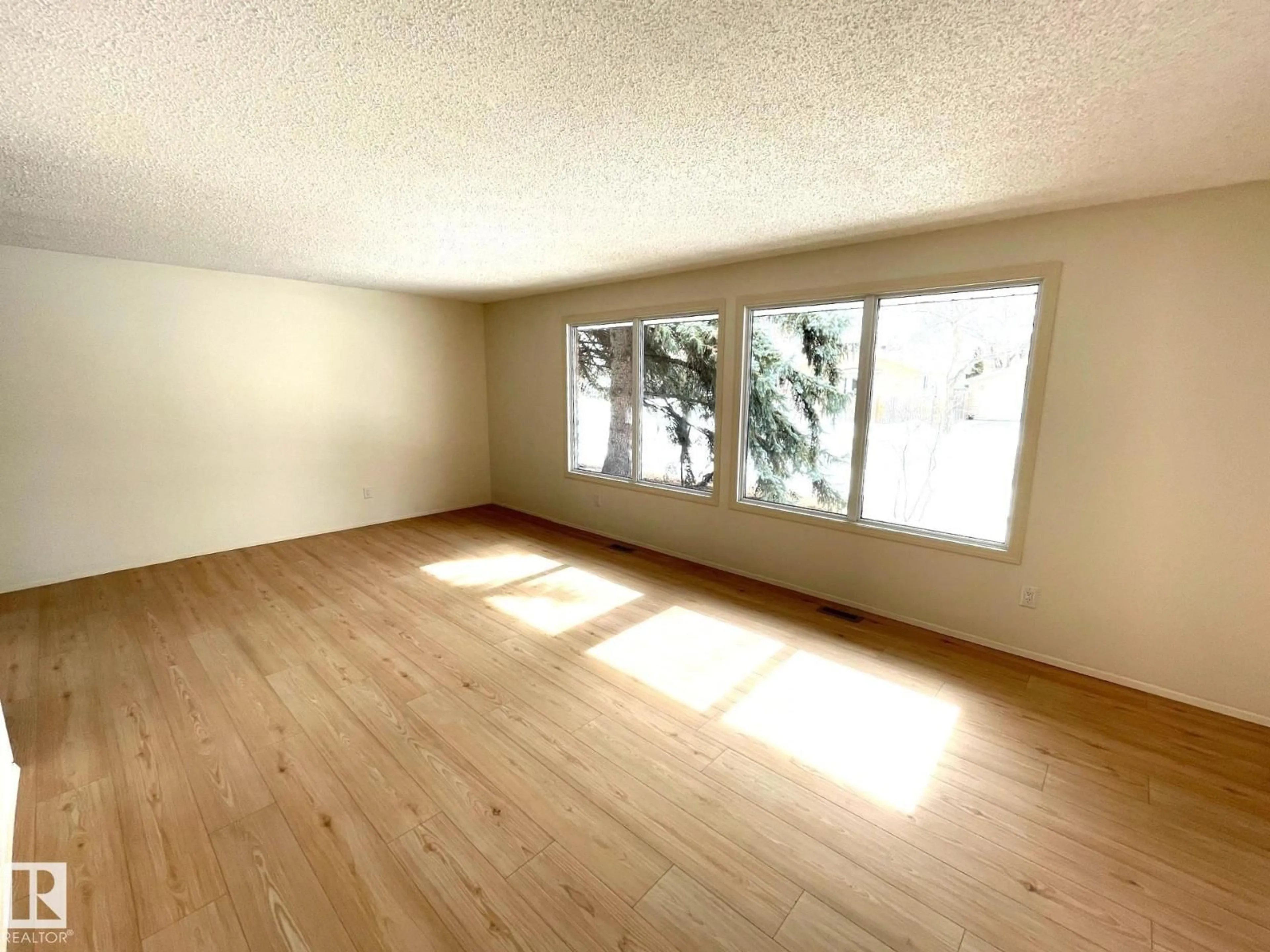 A pic of a room for 44 ARLINGTON DR, St. Albert Alberta T8N2V5