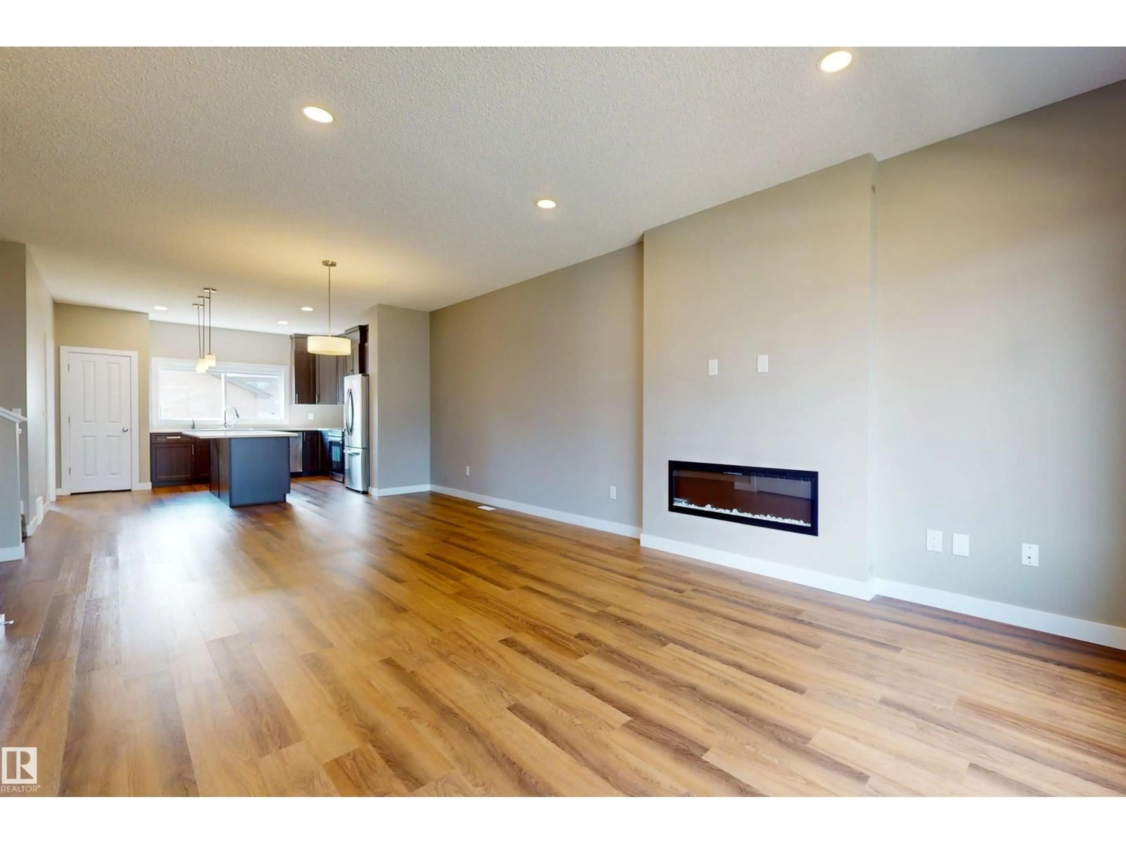 Unknown for 3704 2 ST, Edmonton Alberta T6T2L8