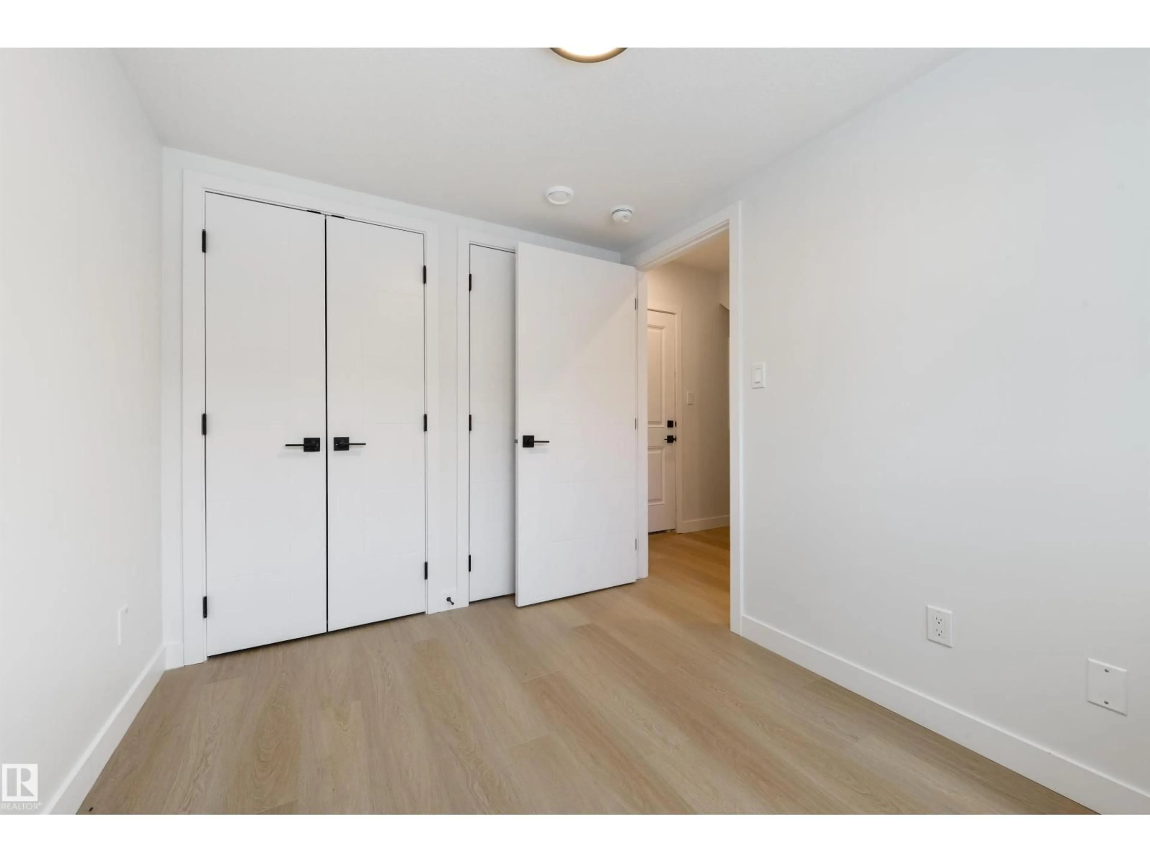 Unknown for SW - 49 18120 28 AVE, Edmonton Alberta T6W4V2