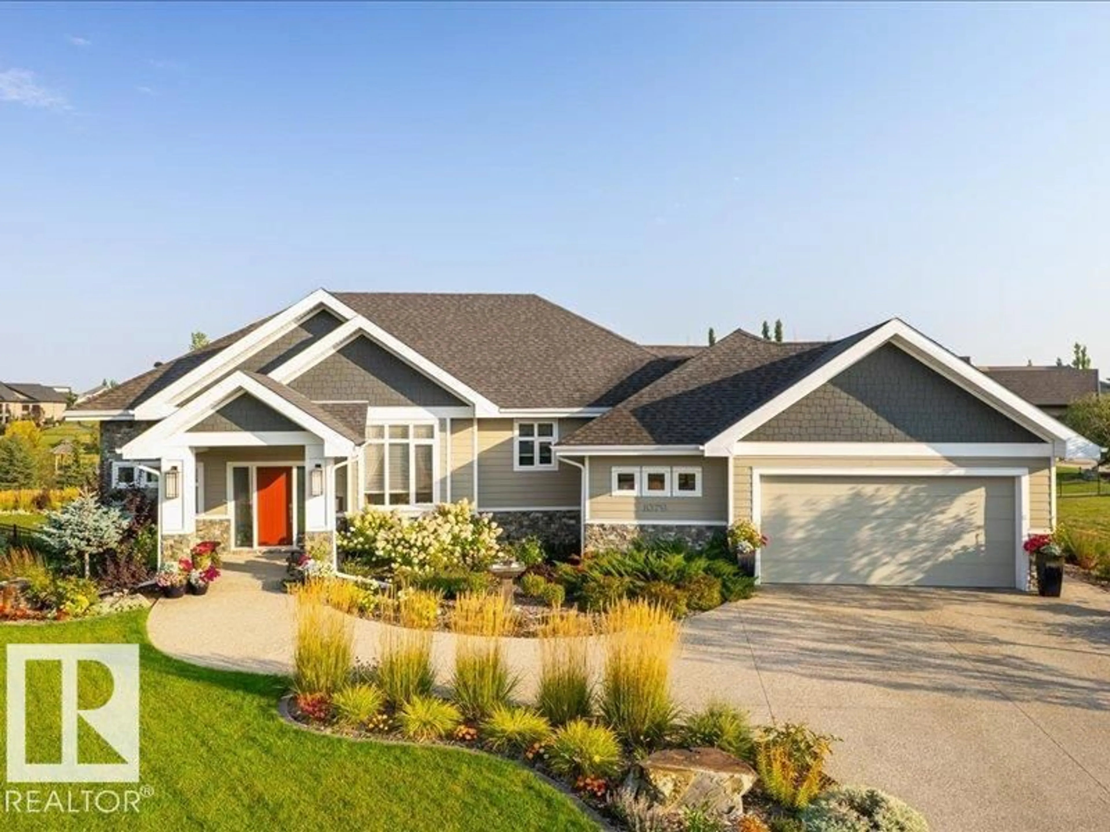 Home with vinyl exterior material, street for 1079 GENESIS LAKE BV, Stony Plain Alberta T7Z0G3