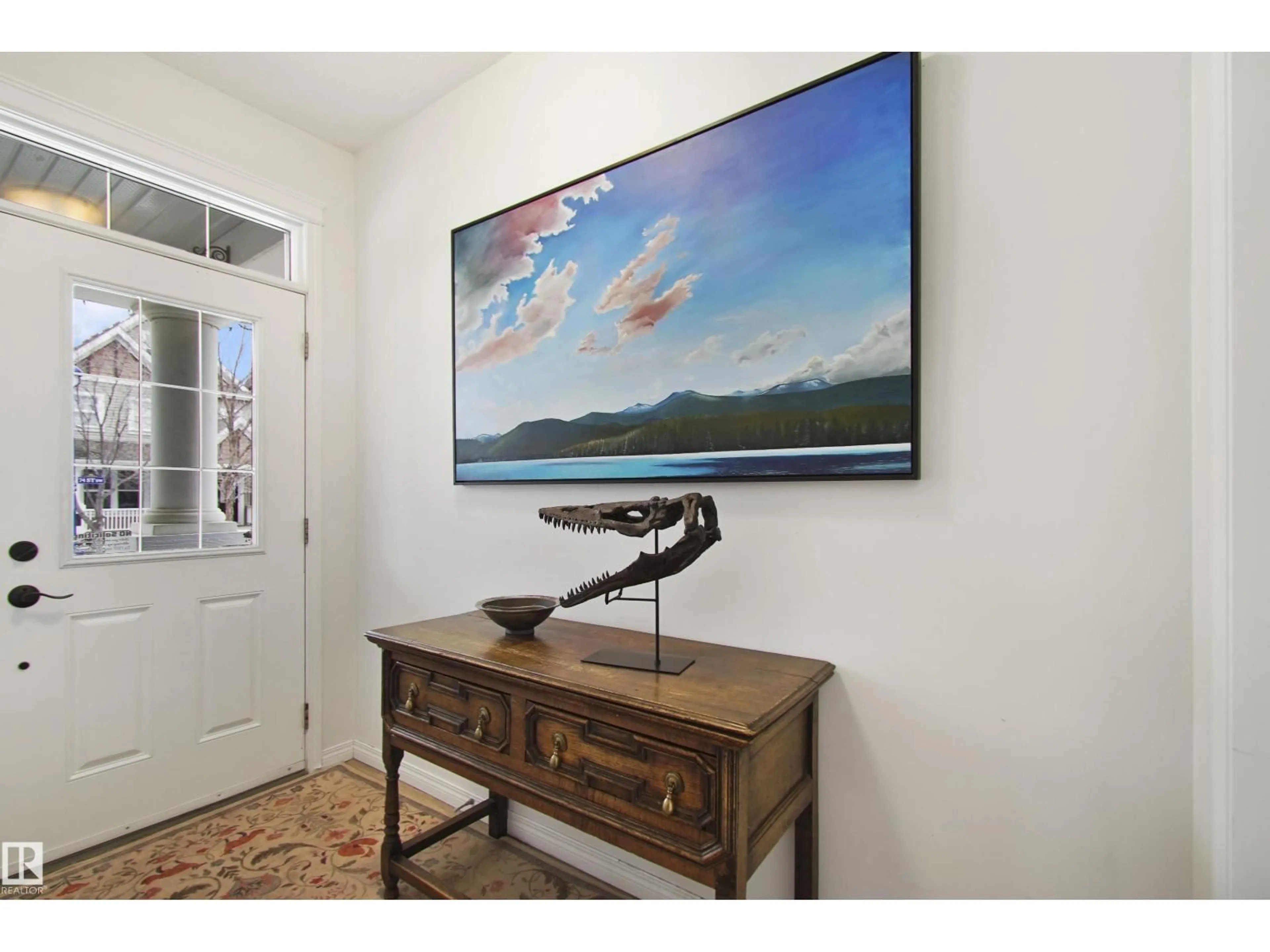 Indoor entryway for 2028 74 ST, Edmonton Alberta T6X0V7