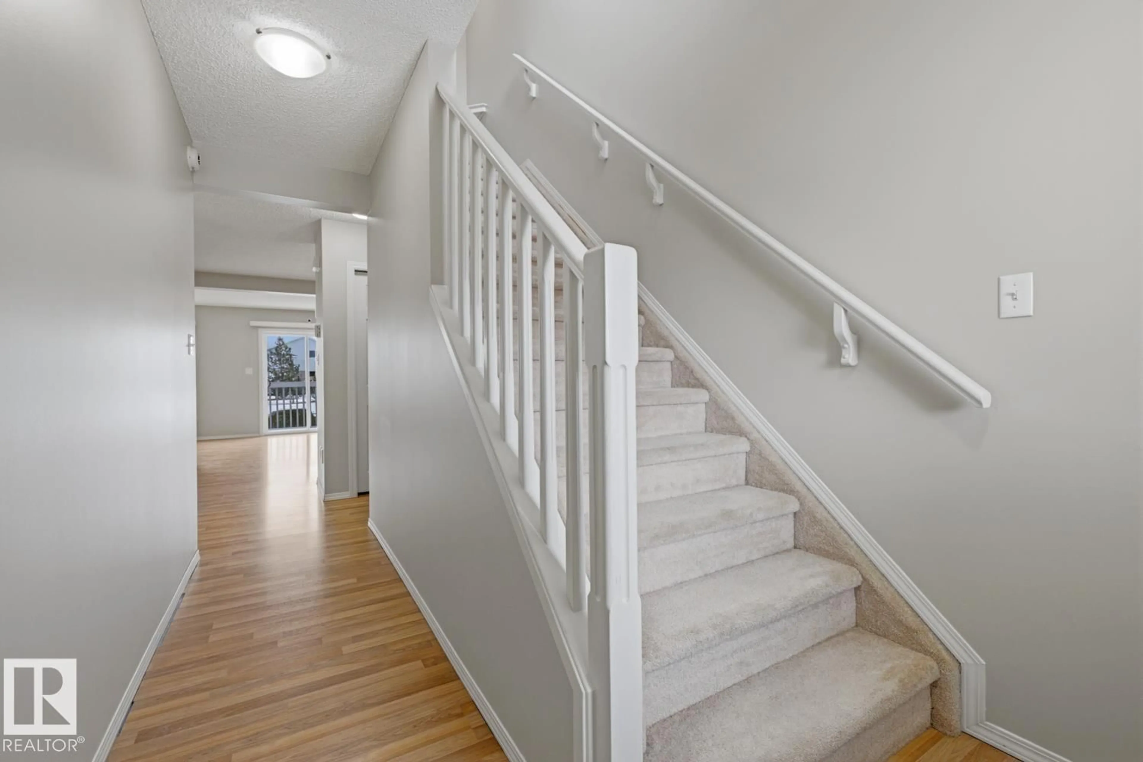 Stairs for 5913 164 AV, Edmonton Alberta T7Y0B3