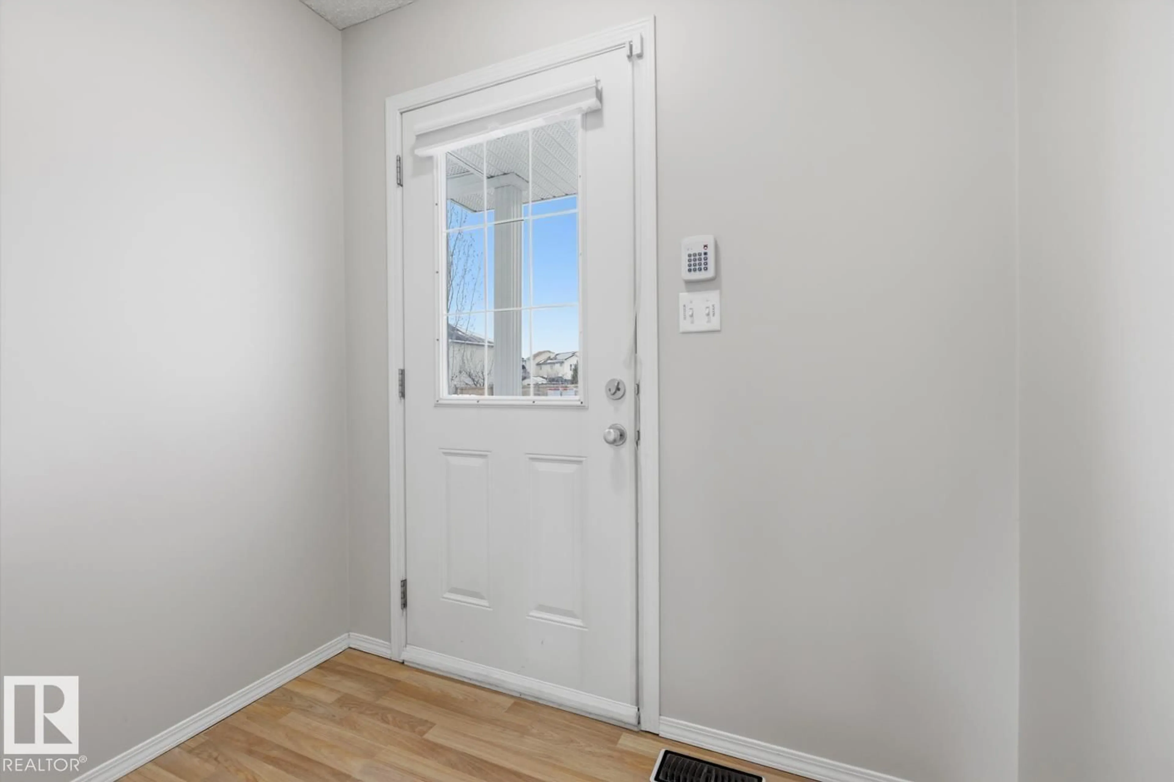 Indoor entryway for 5913 164 AV, Edmonton Alberta T7Y0B3