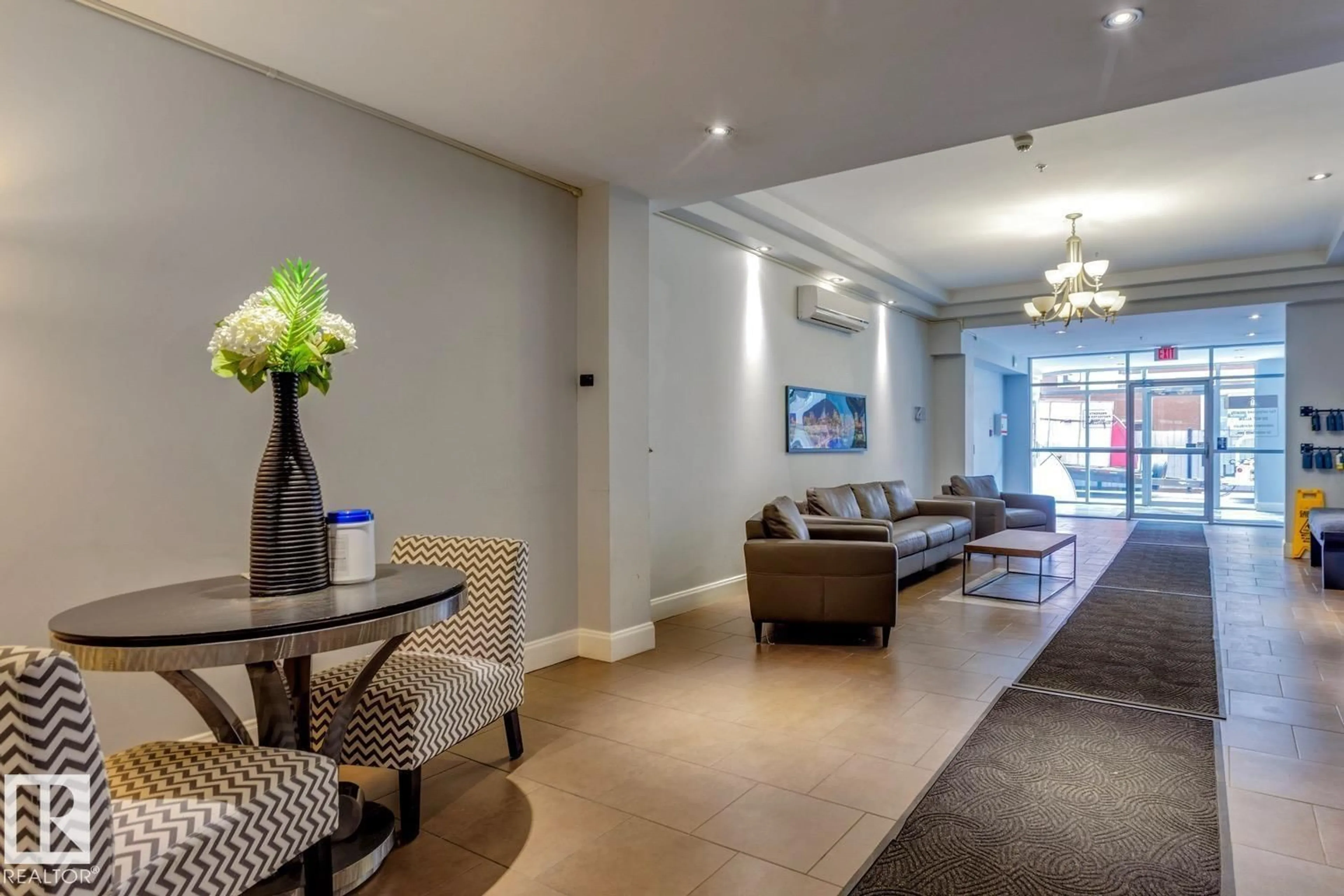 Lobby for 906 - 9819 104 ST, Edmonton Alberta T5K0Y8