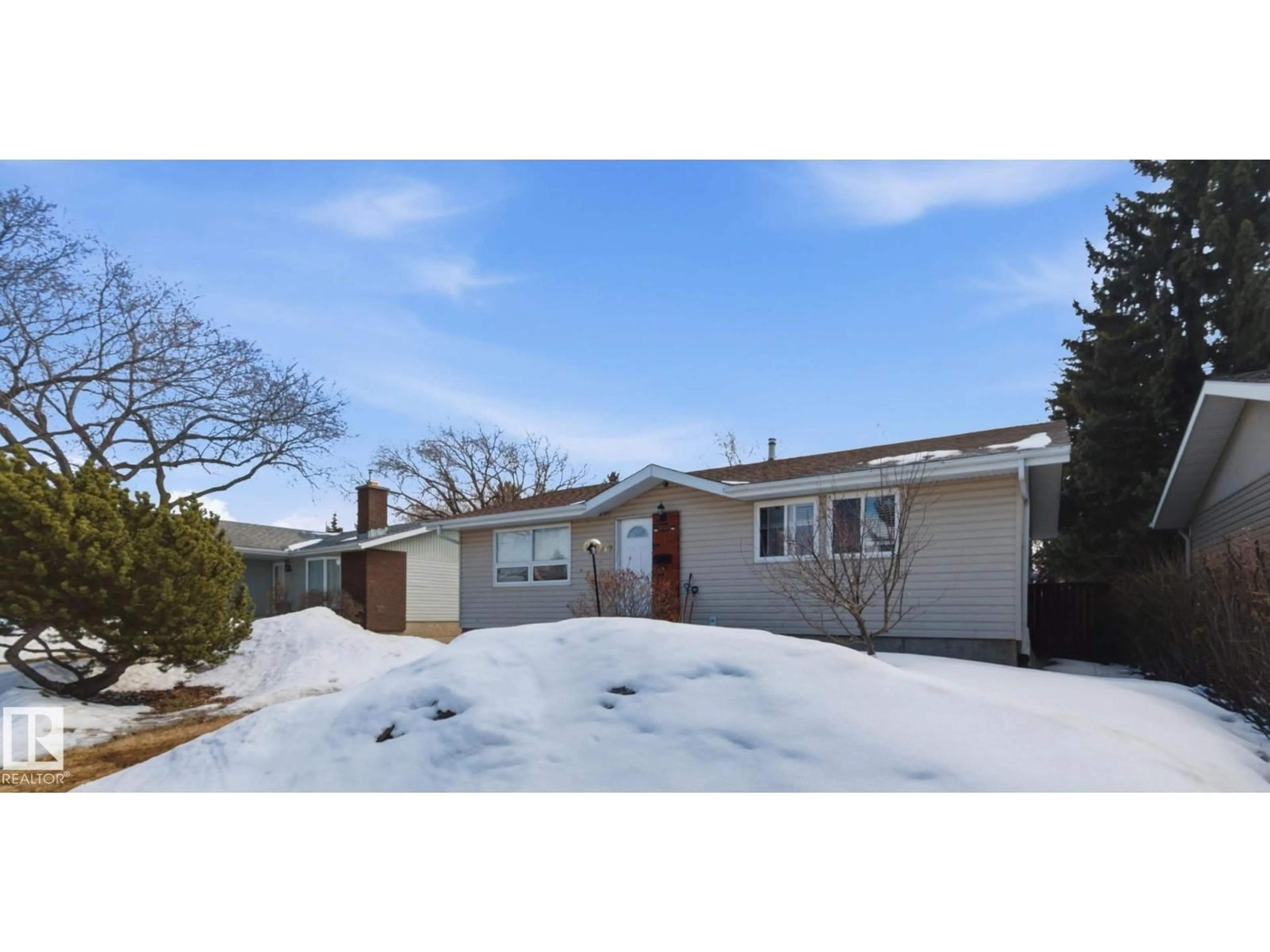 A pic from outside/outdoor area/front of a property/back of a property/a pic from drone, street for 10617 167A AV, Edmonton Alberta T5X2Y9