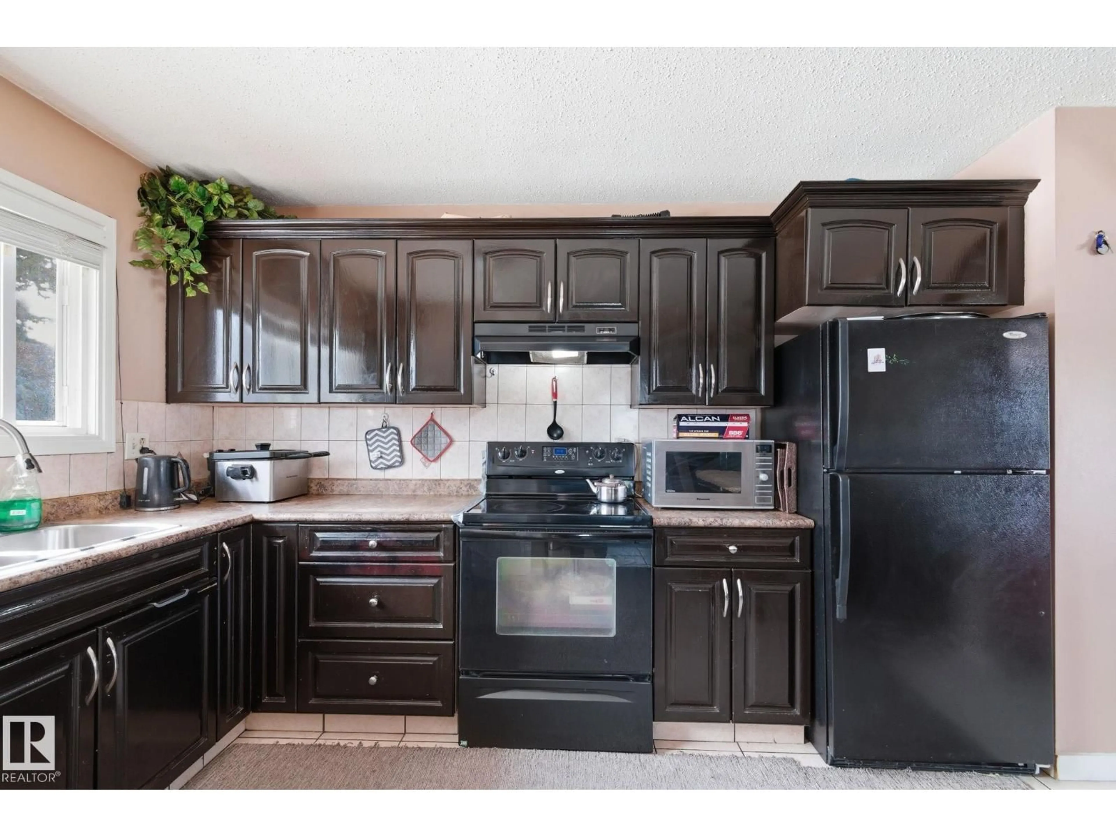 Standard kitchen, unknown for 10617 167A AV, Edmonton Alberta T5X2Y9