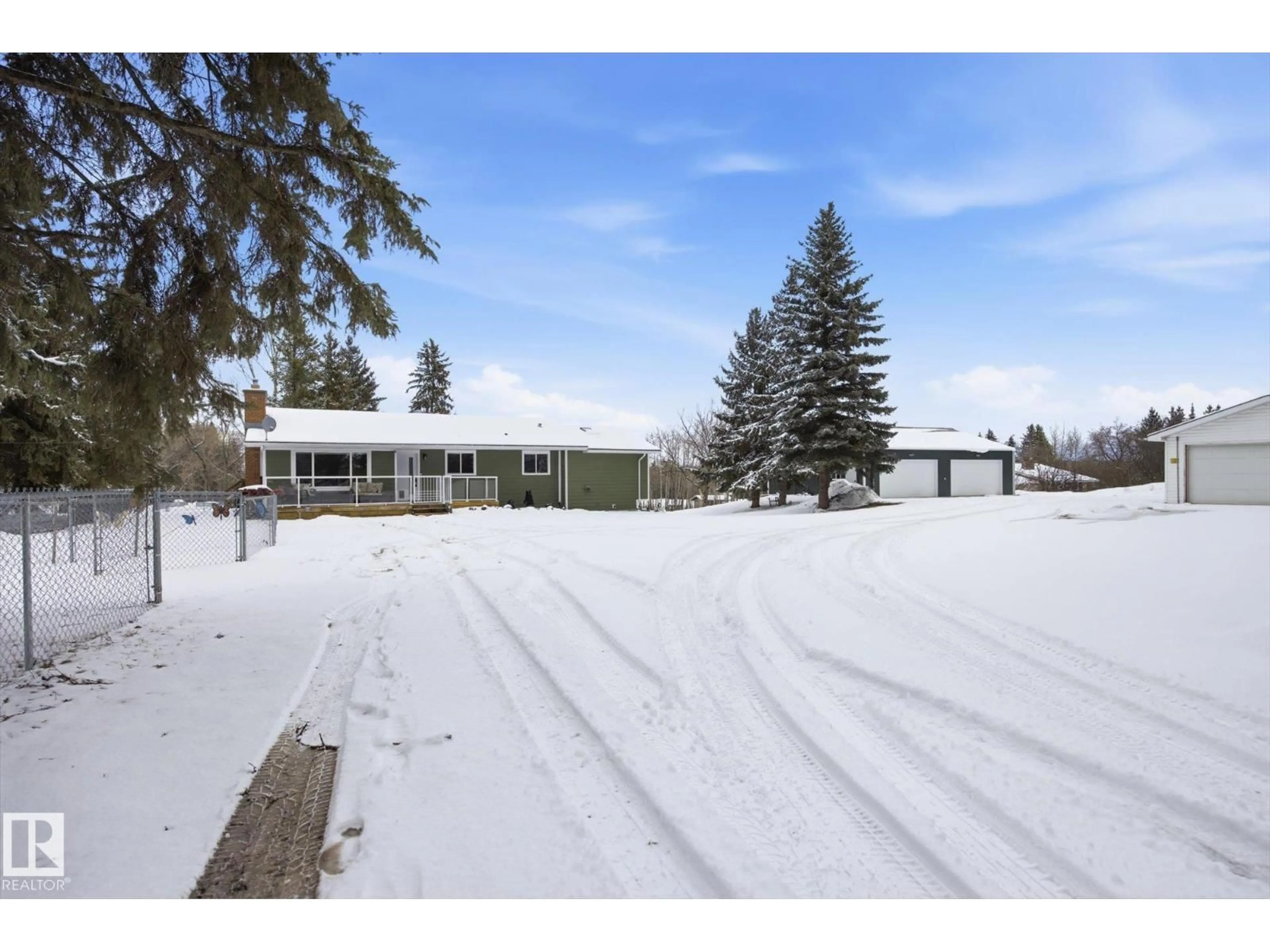 A pic from outside/outdoor area/front of a property/back of a property/a pic from drone, unknown for 74 53151 RGE ROAD 222, Rural Strathcona County Alberta T8E2J8