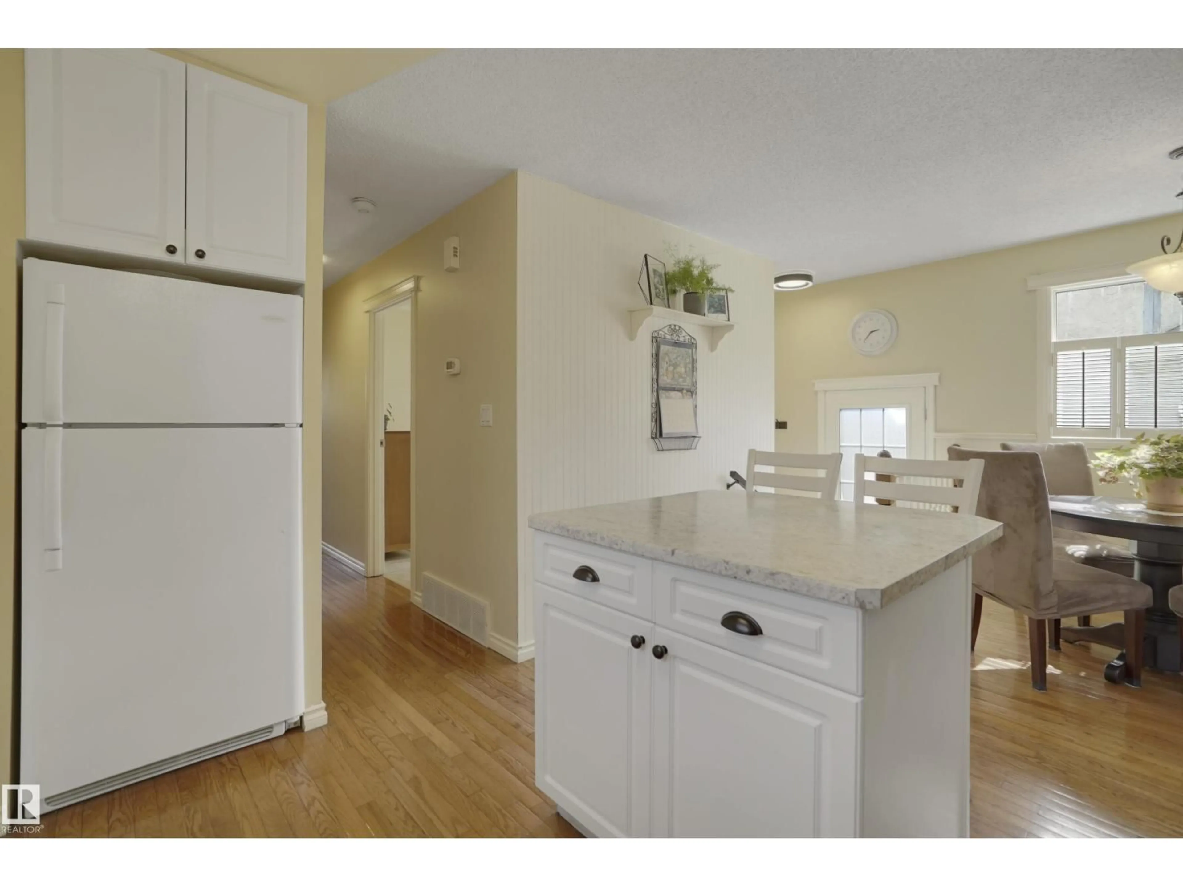 Open concept kitchen, unknown for NW - 2005 108A ST, Edmonton Alberta T6J5T5