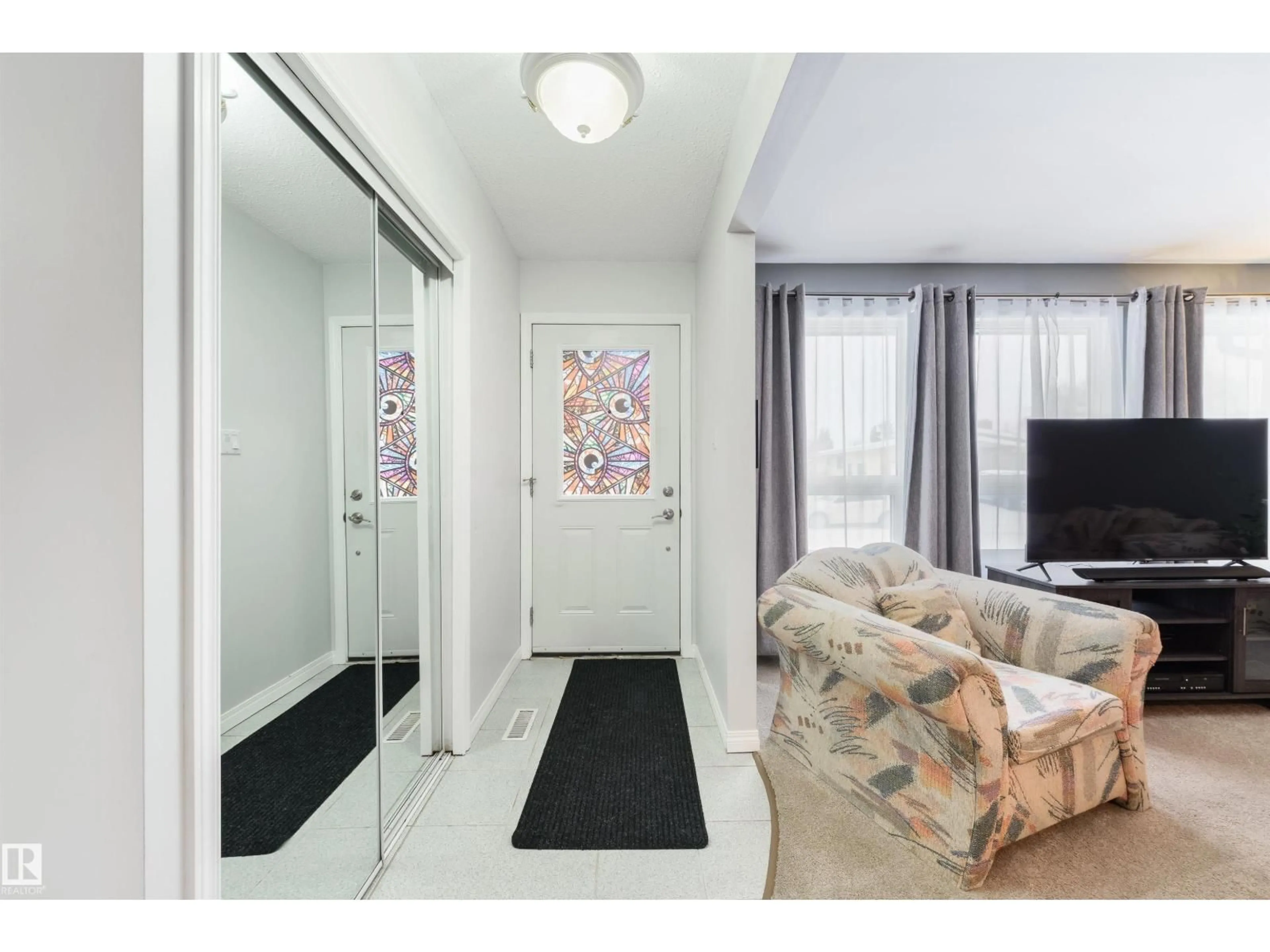 Indoor entryway for 16020 123 ST, Edmonton Alberta T5X2W5