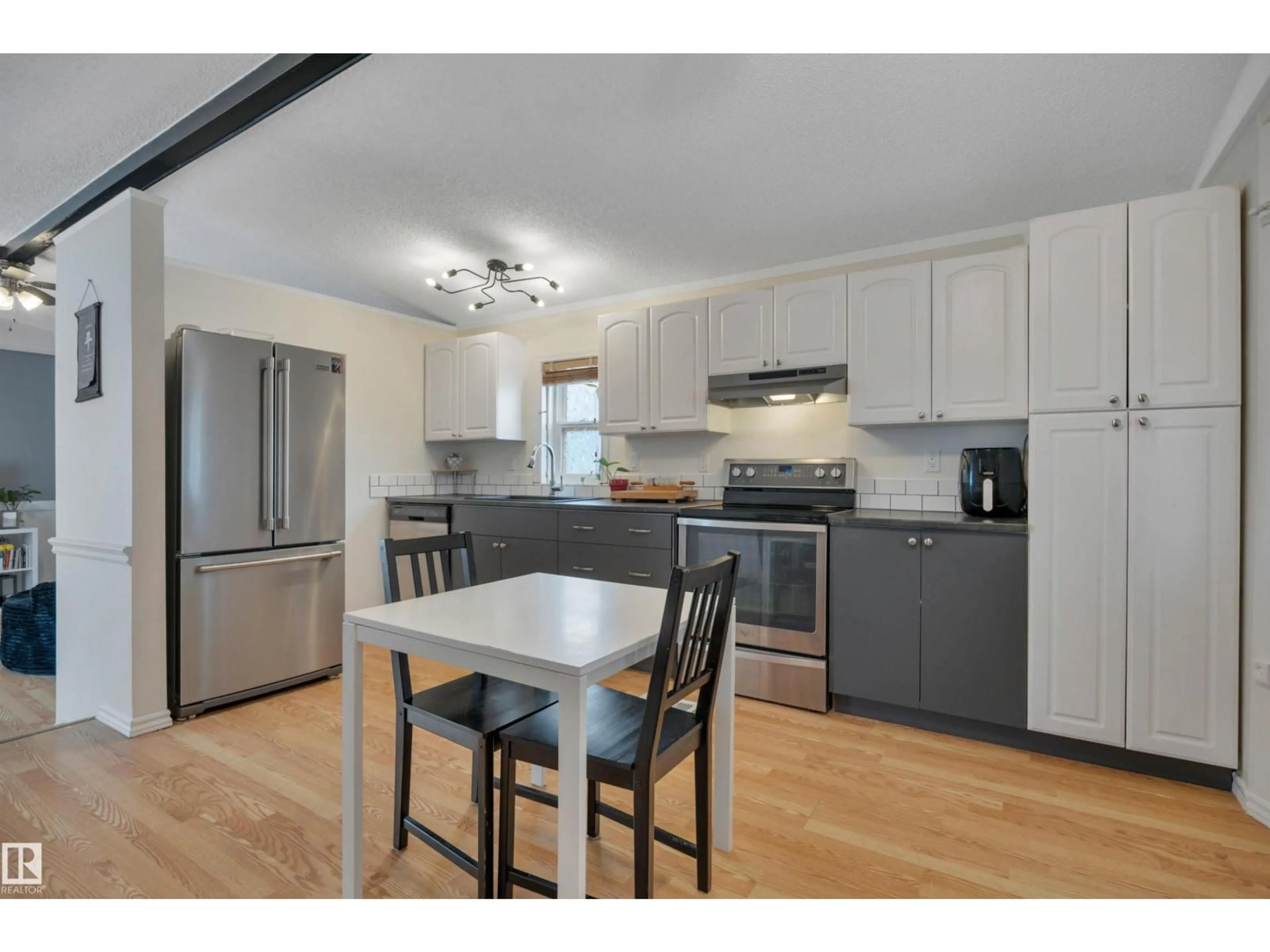 Open concept kitchen, unknown for NW NW - 140 EVERGREEN PA, Edmonton Alberta T5Y4M2