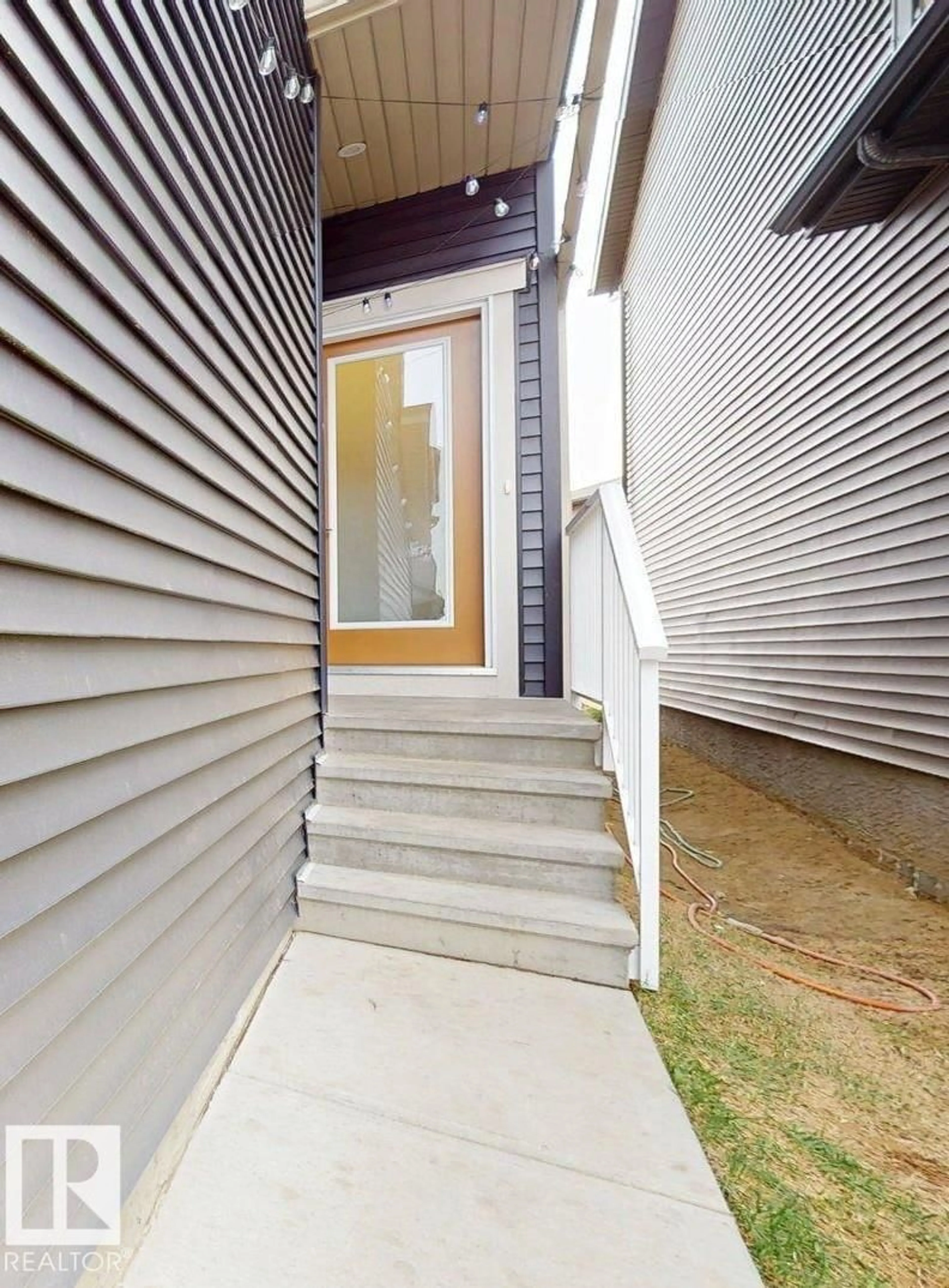 Home with vinyl exterior material, street for 1143 PLUM LN, Edmonton Alberta T6X3A6